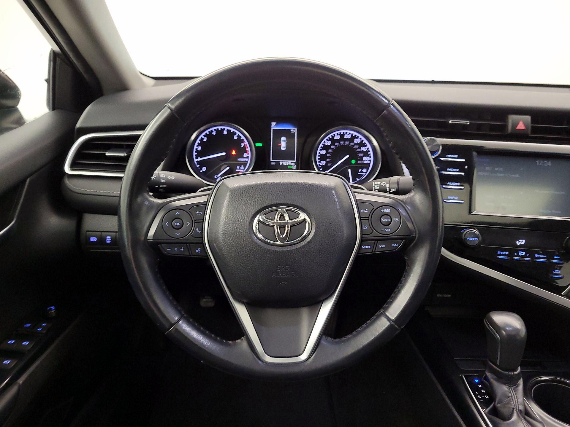 Thumbnail: 2018 Toyota Camry - 10