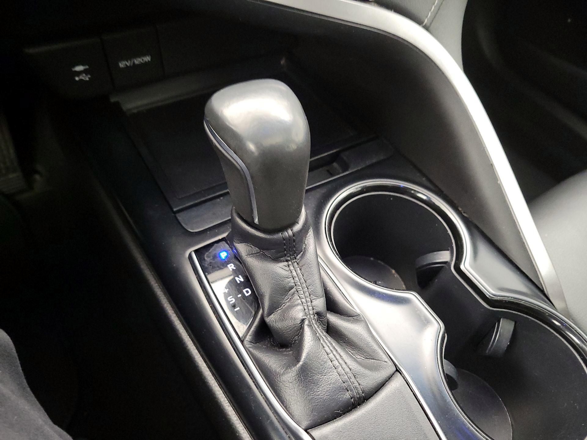 Thumbnail: 2018 Toyota Camry - 17