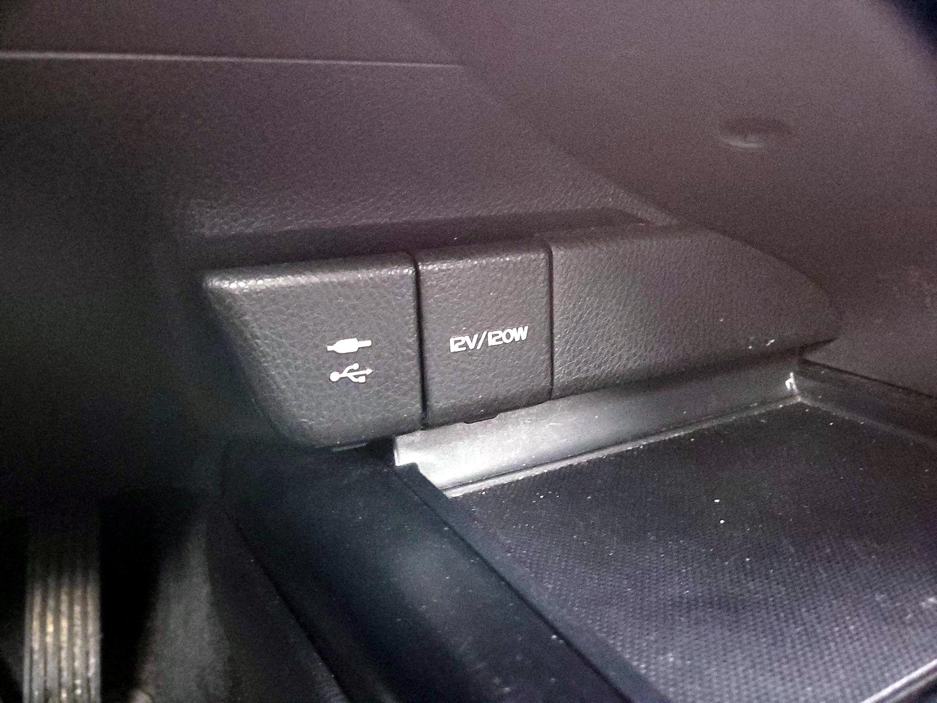 Thumbnail: 2018 Toyota Camry - 18