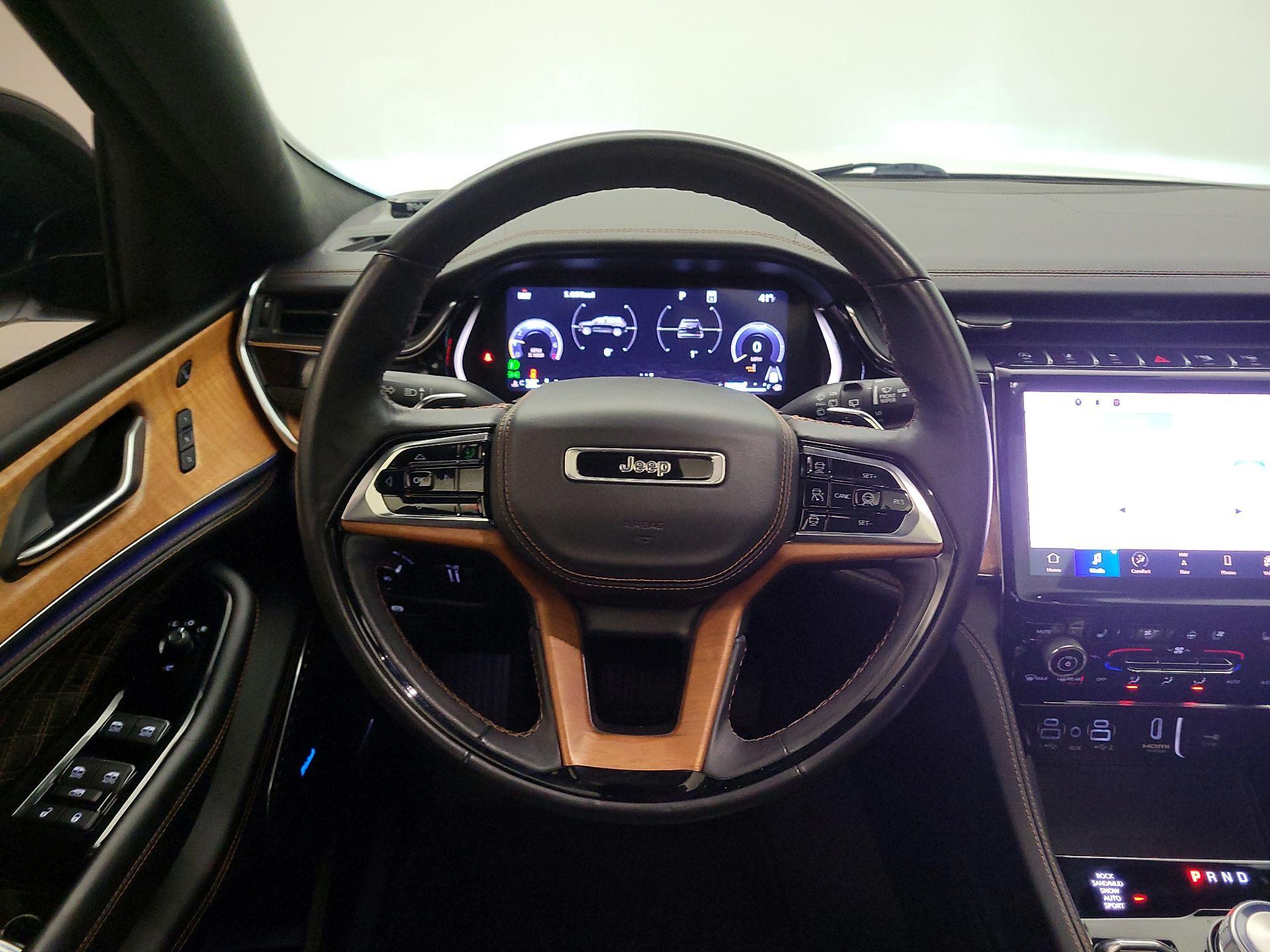 Thumbnail: 2023 Jeep Grand Cherokee - 10