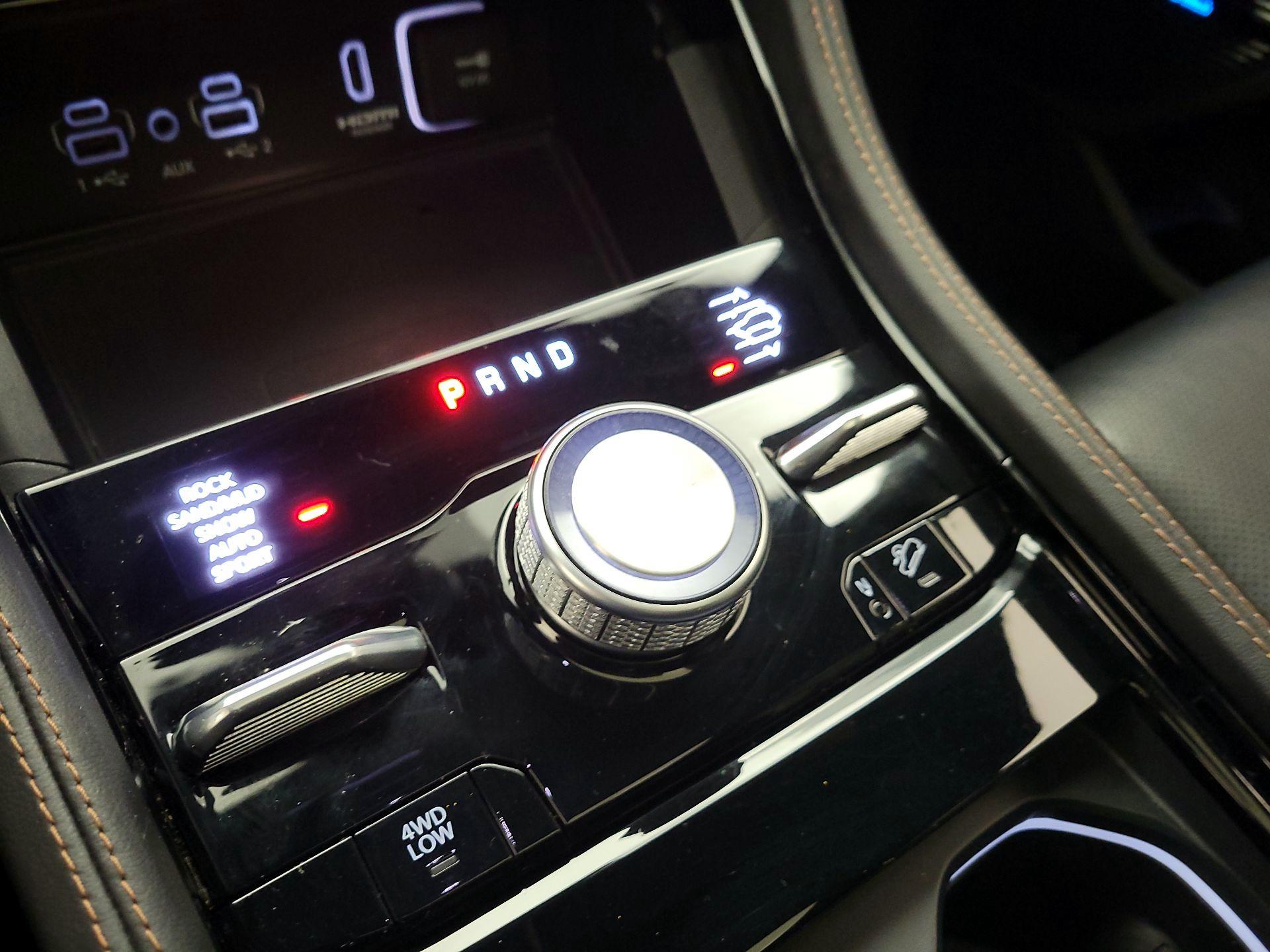 Thumbnail: 2023 Jeep Grand Cherokee - 17