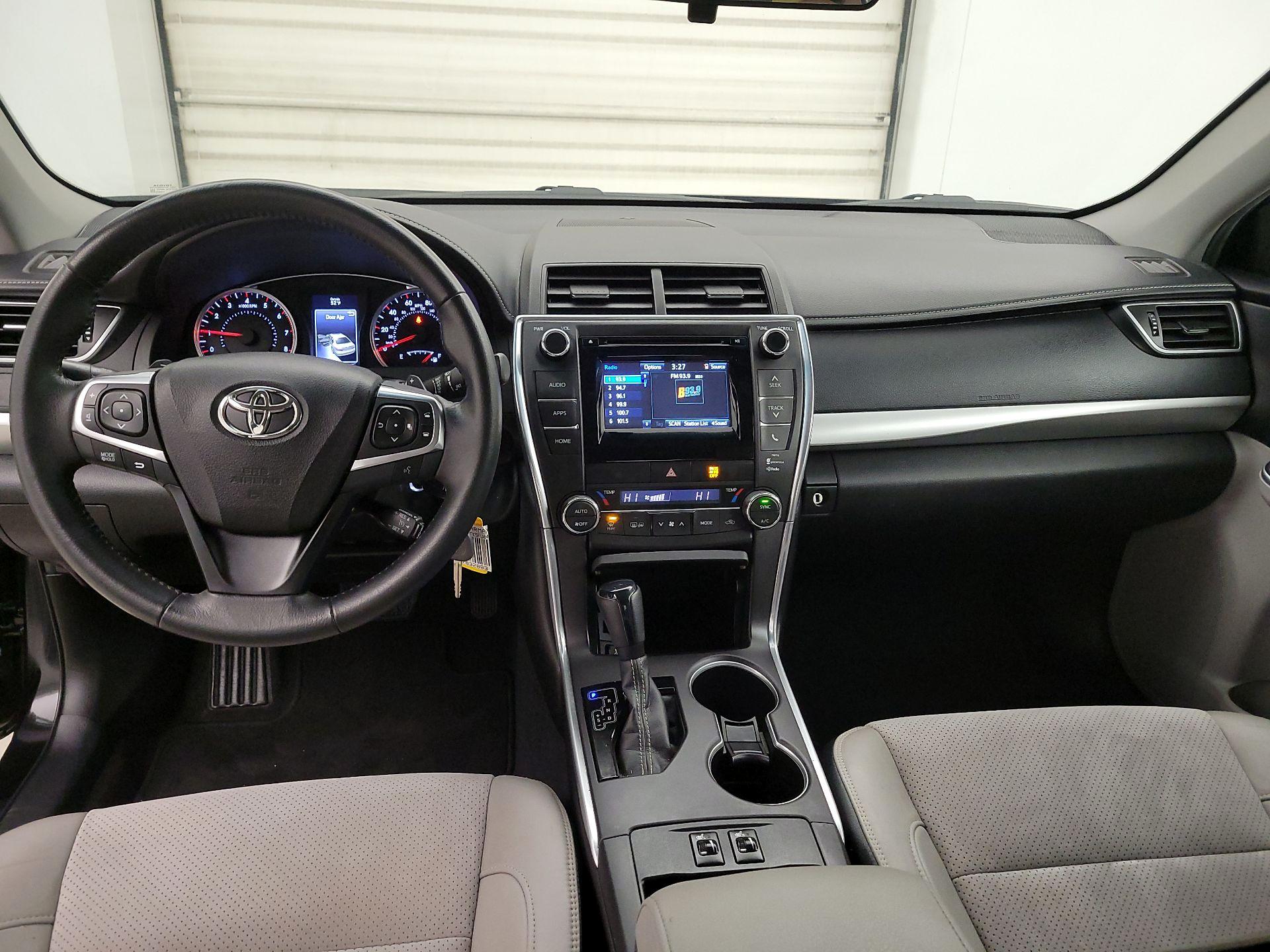Thumbnail: 2015 Toyota Camry - 9