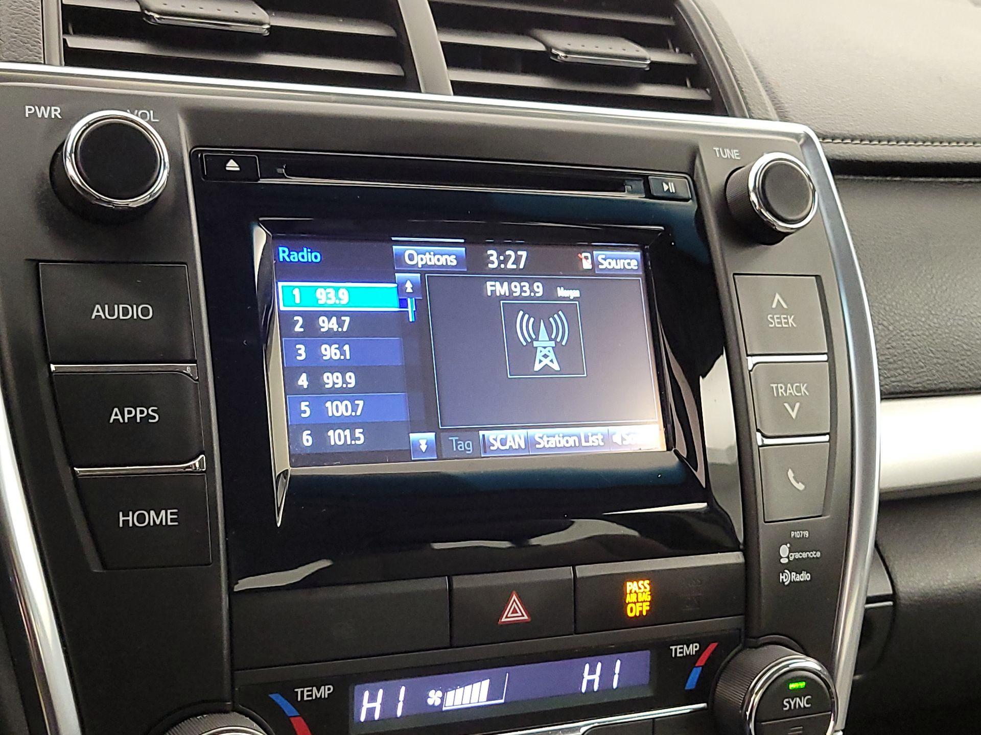 Thumbnail: 2015 Toyota Camry - 15