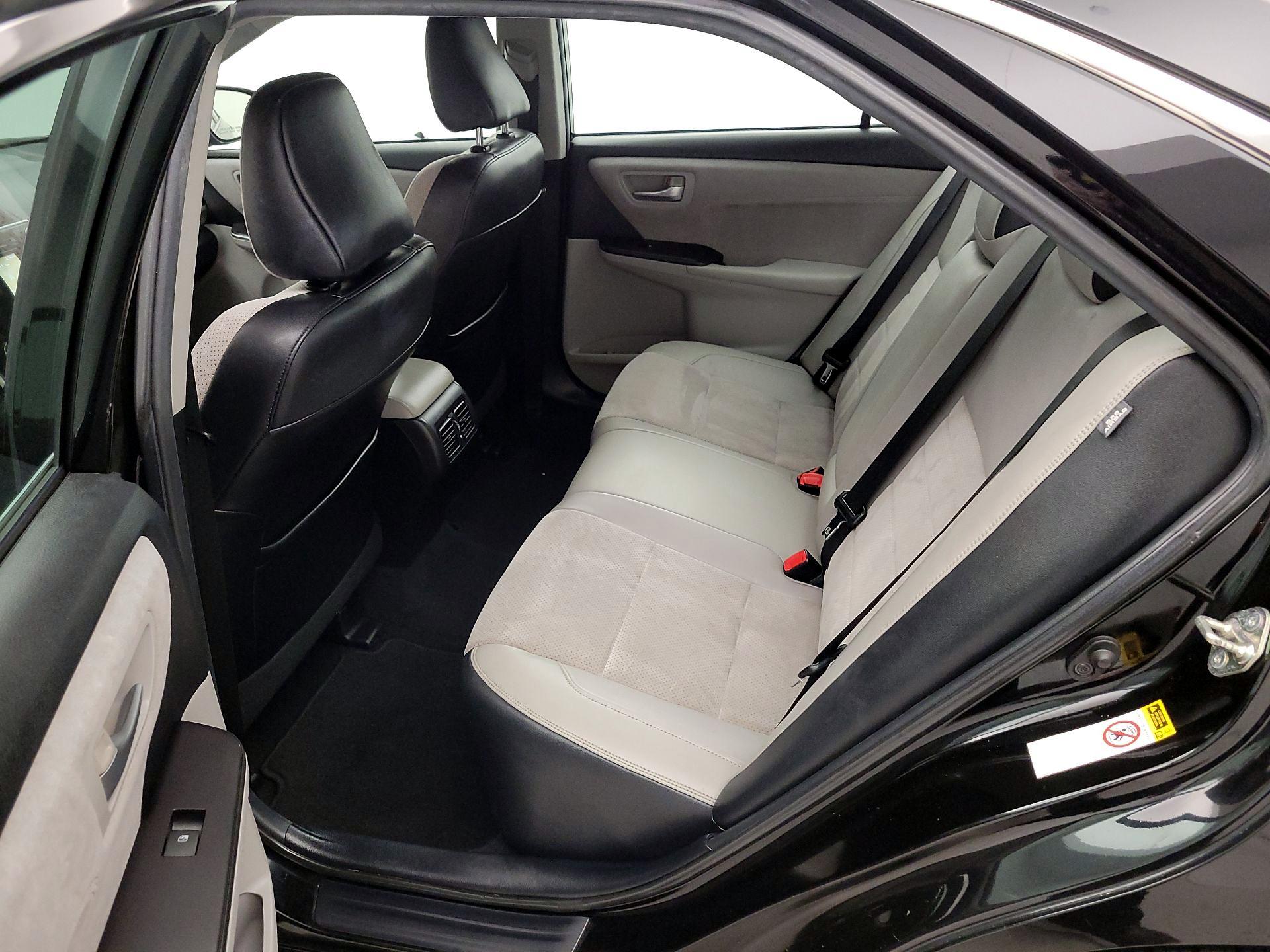 Thumbnail: 2015 Toyota Camry - 19