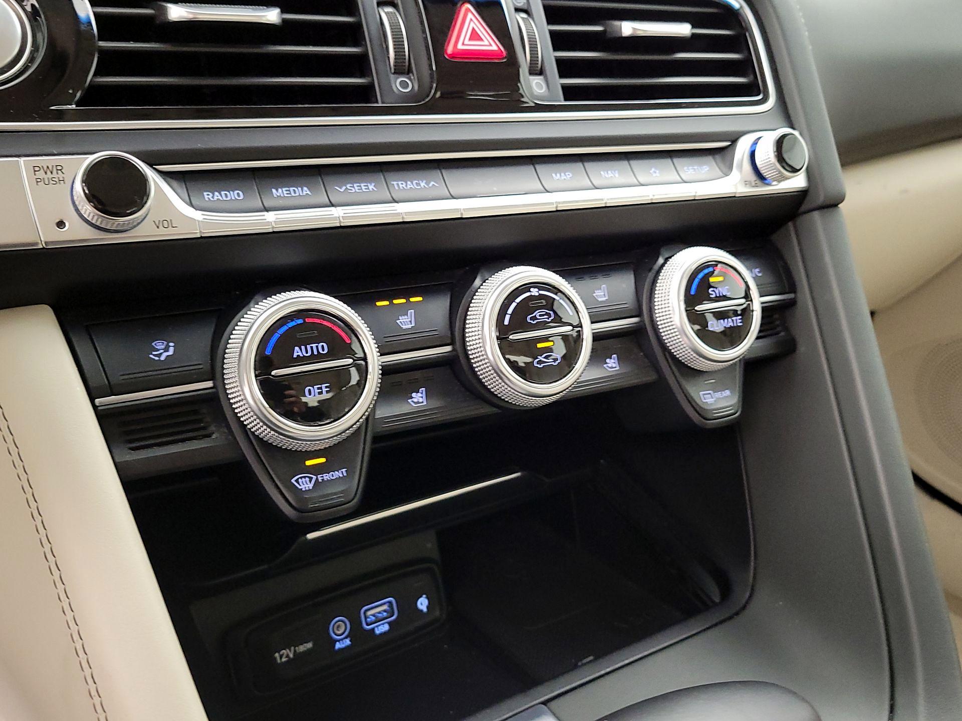 Thumbnail: 2019 Genesis G70 - 16