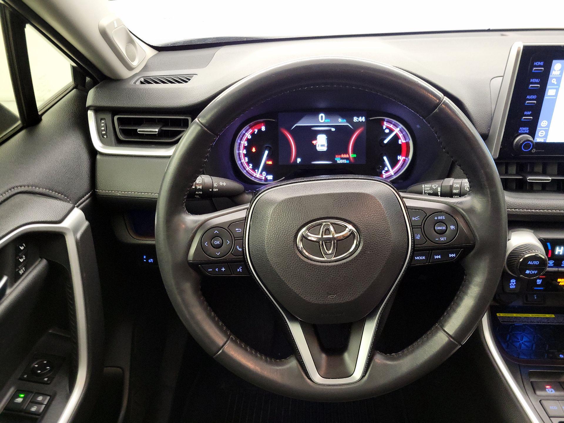 Thumbnail: 2020 Toyota RAV4 - 10