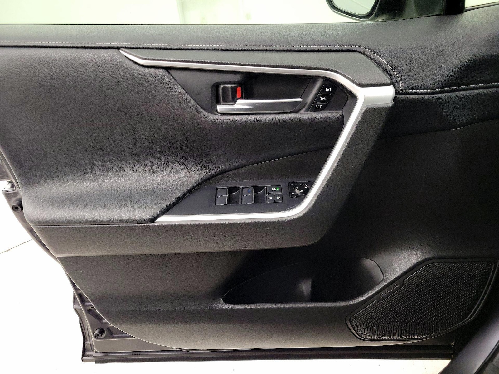 2020 Toyota RAV4 Limited - Photo 13