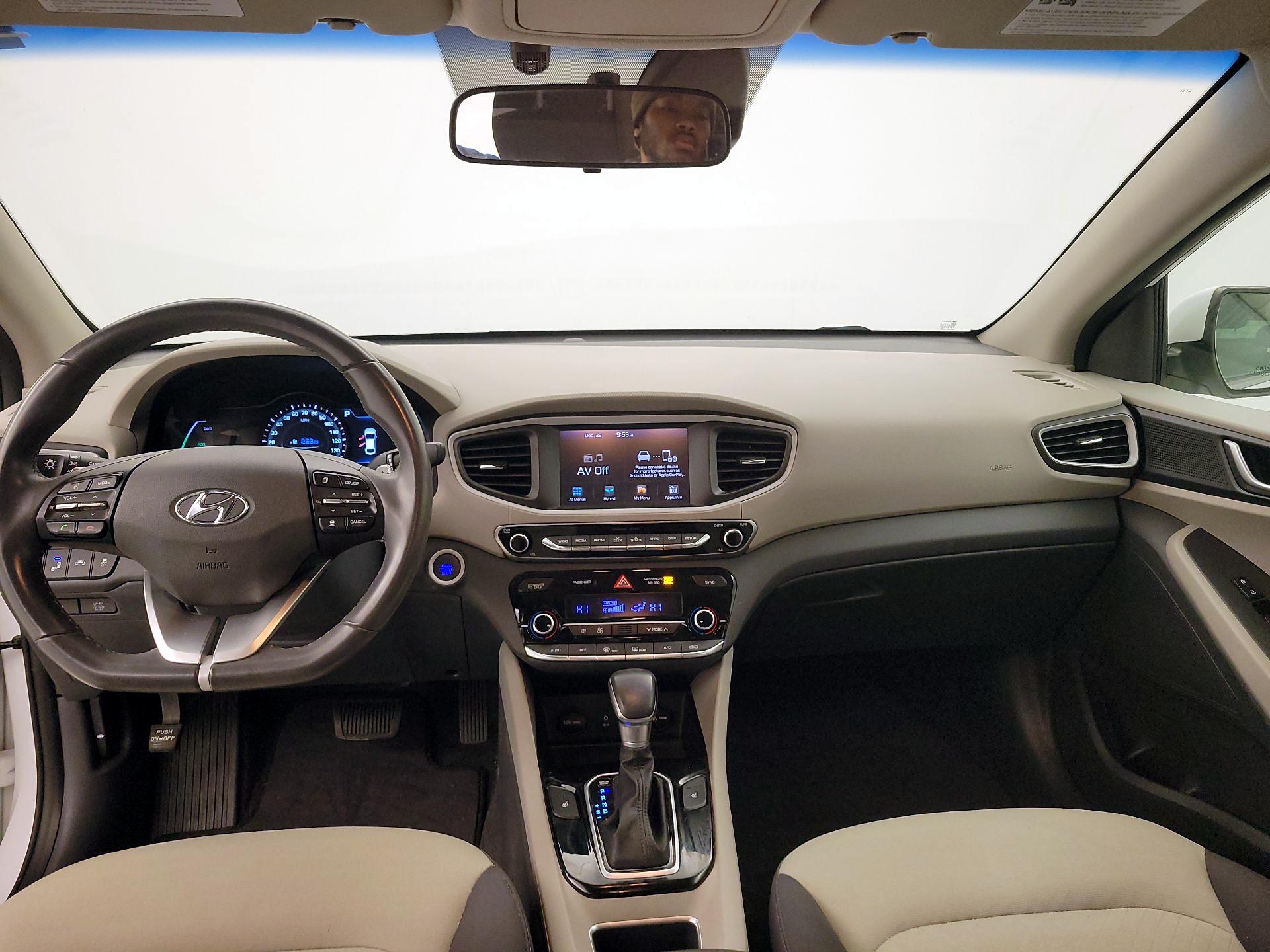 Thumbnail: 2019 Hyundai Ioniq - 9