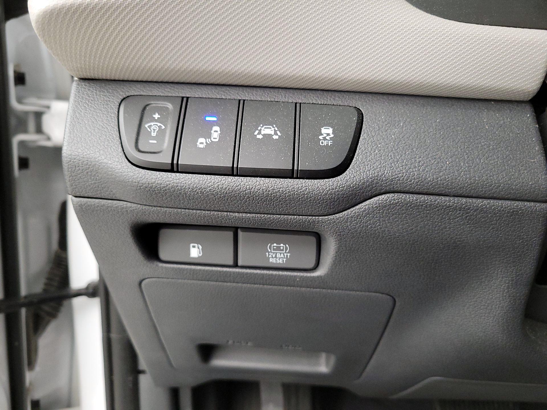 Thumbnail: 2019 Hyundai Ioniq - 13