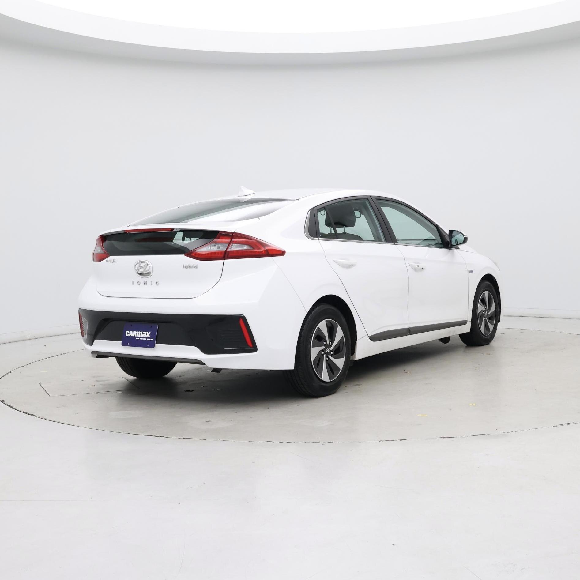 Thumbnail: 2019 Hyundai Ioniq - 8