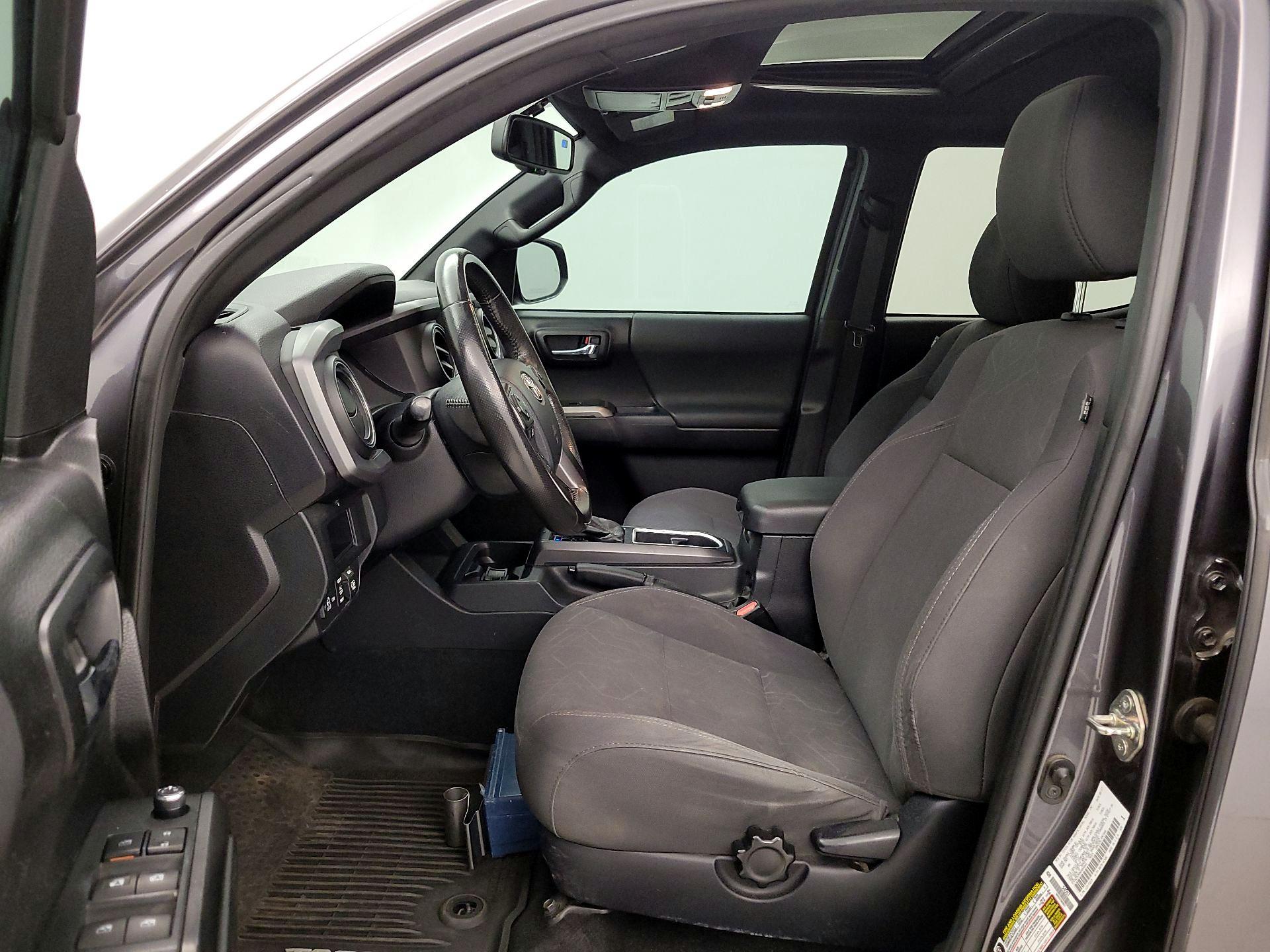 Thumbnail: 2017 Toyota Tacoma - 11