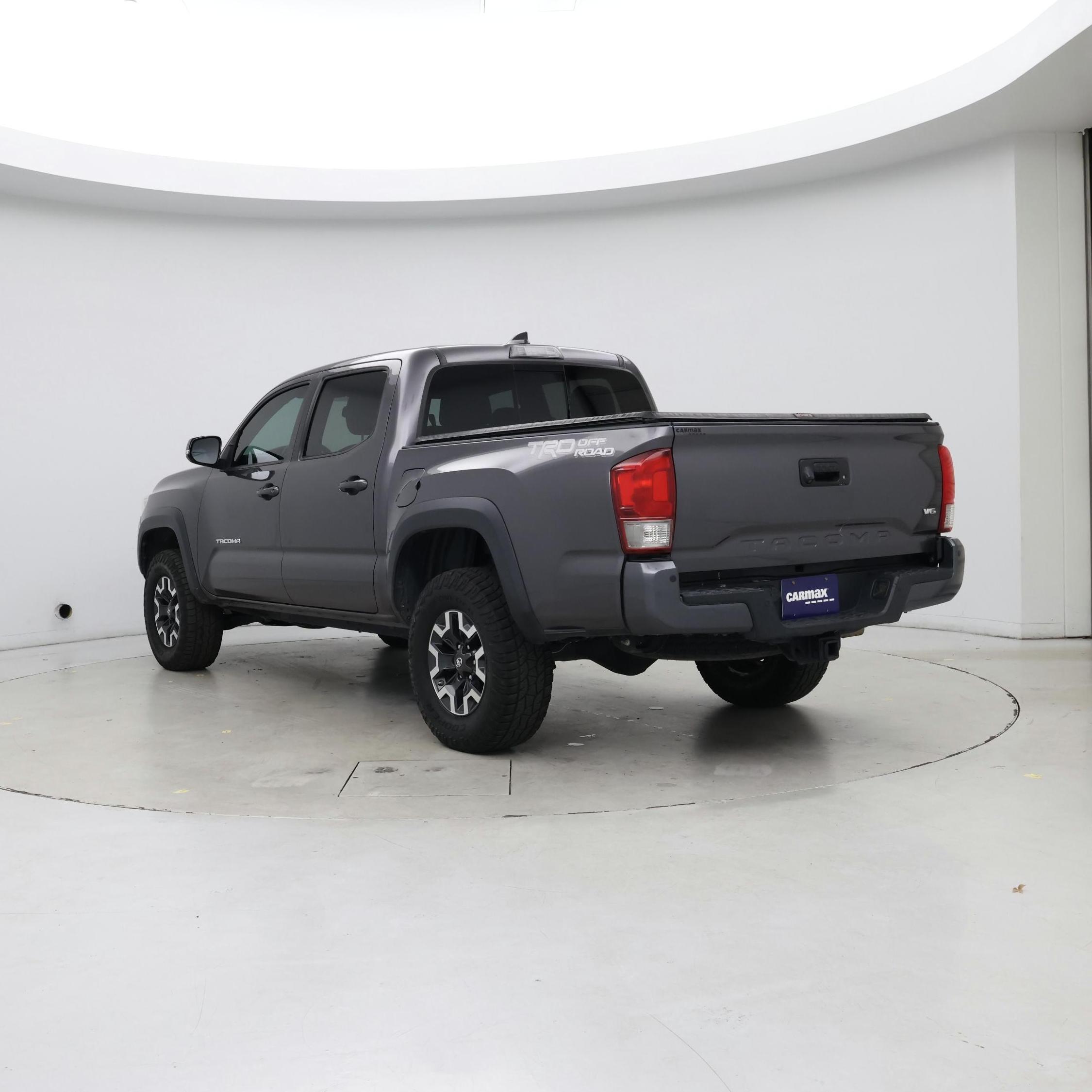 Thumbnail: 2017 Toyota Tacoma - 2