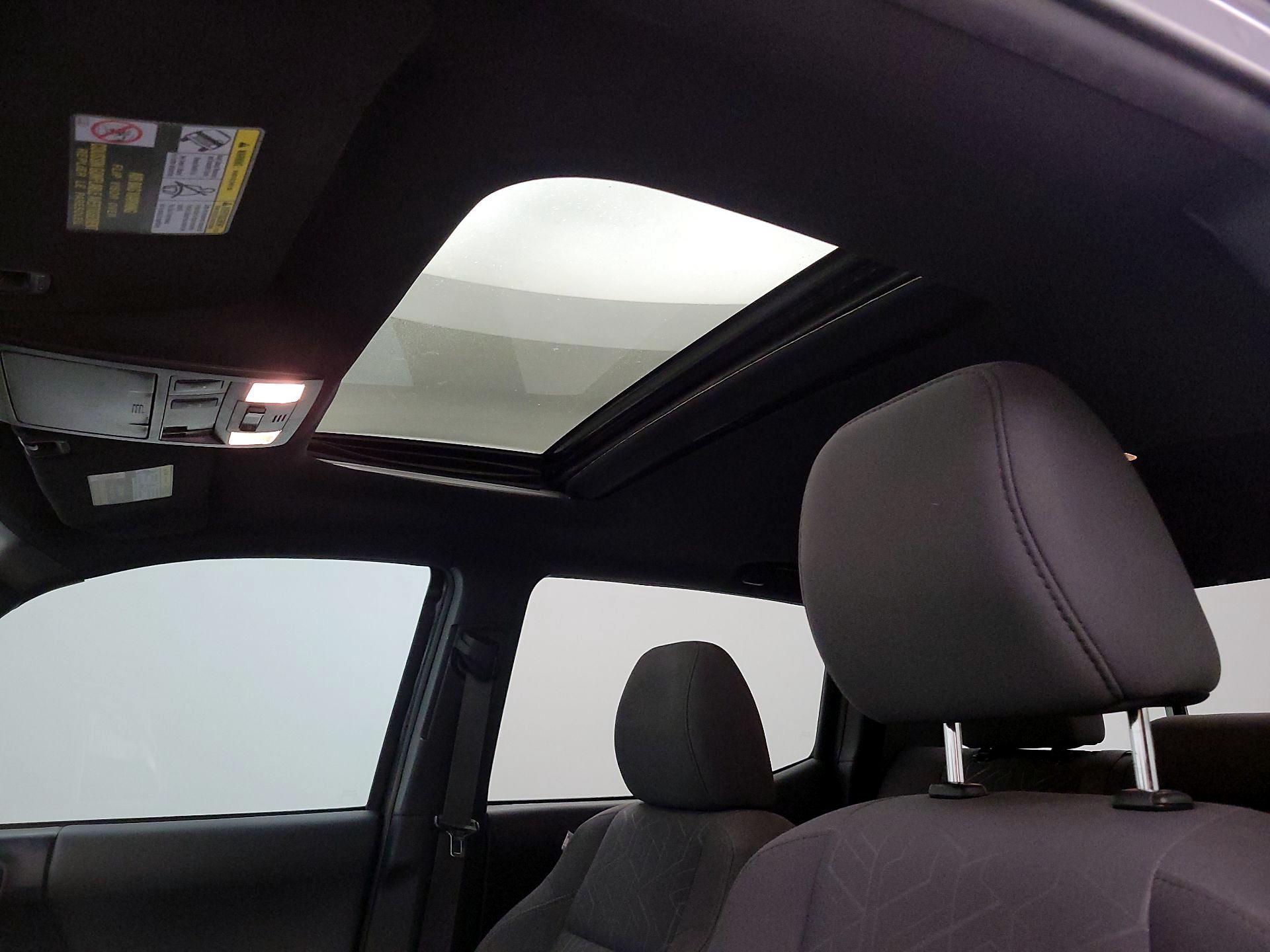 Thumbnail: 2017 Toyota Tacoma - 19