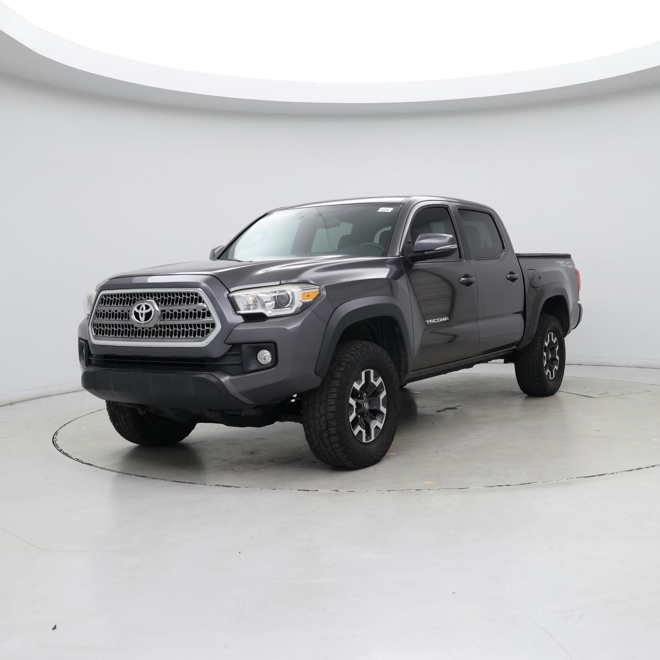 Thumbnail: 2017 Toyota Tacoma - 4