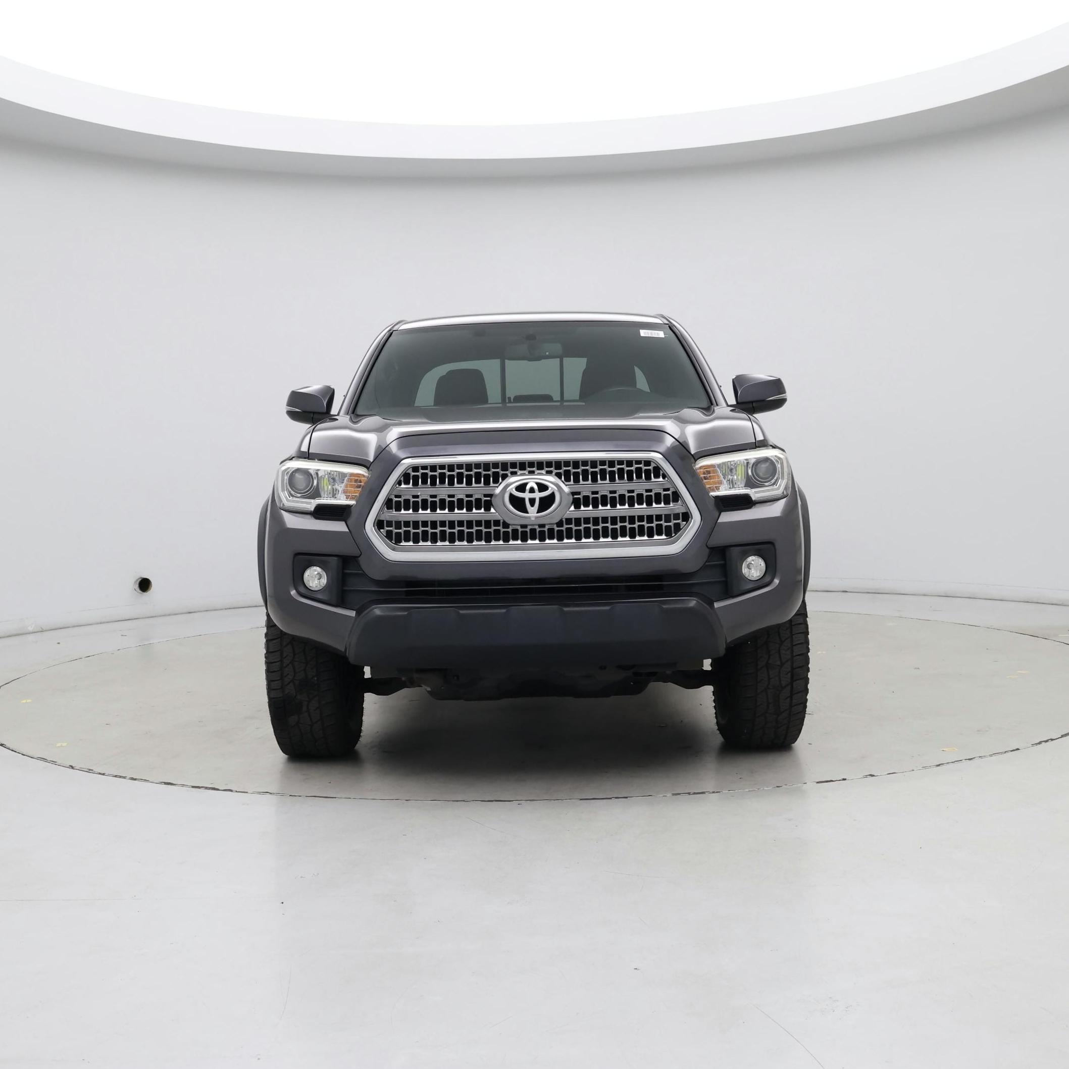 Thumbnail: 2017 Toyota Tacoma - 5