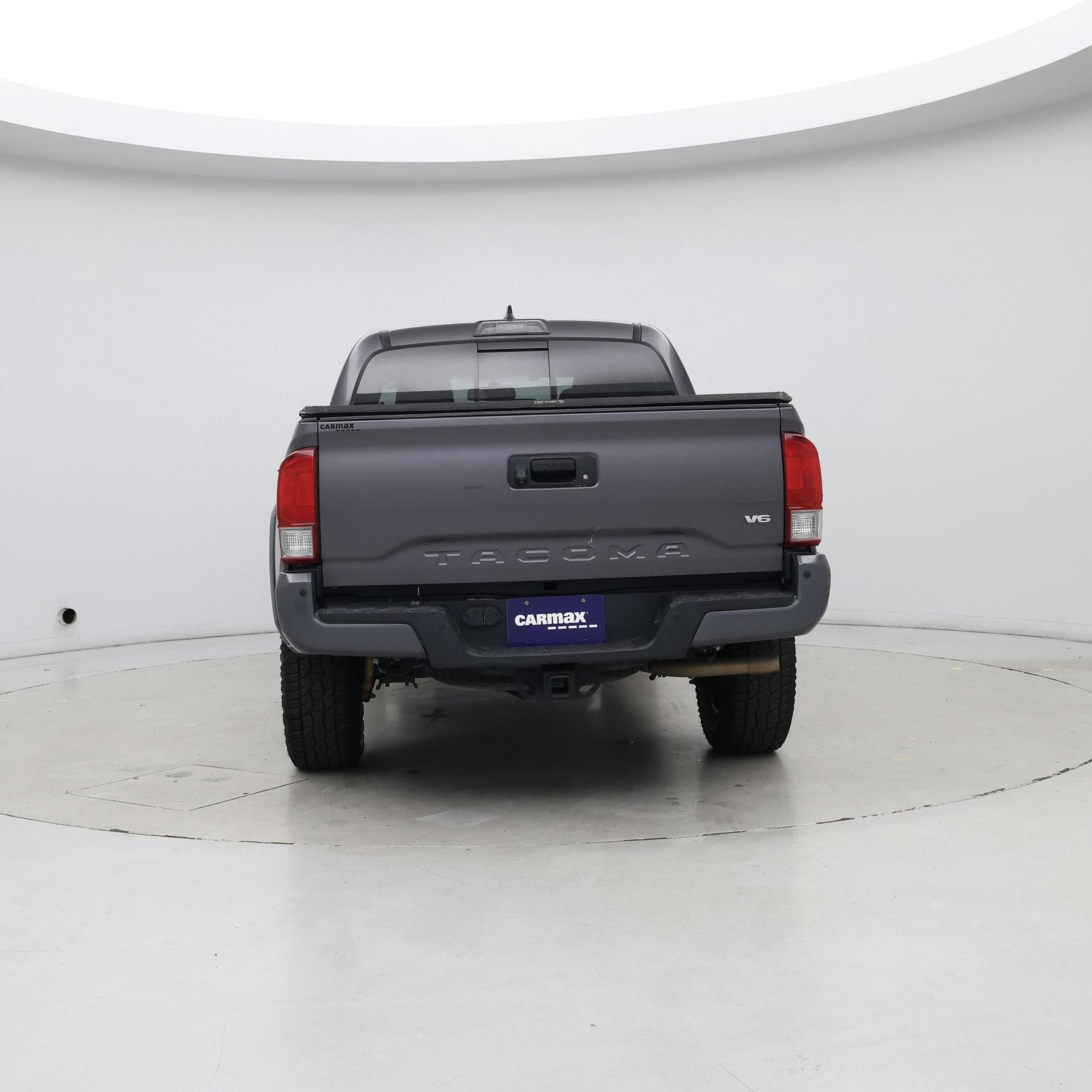 Thumbnail: 2017 Toyota Tacoma - 6