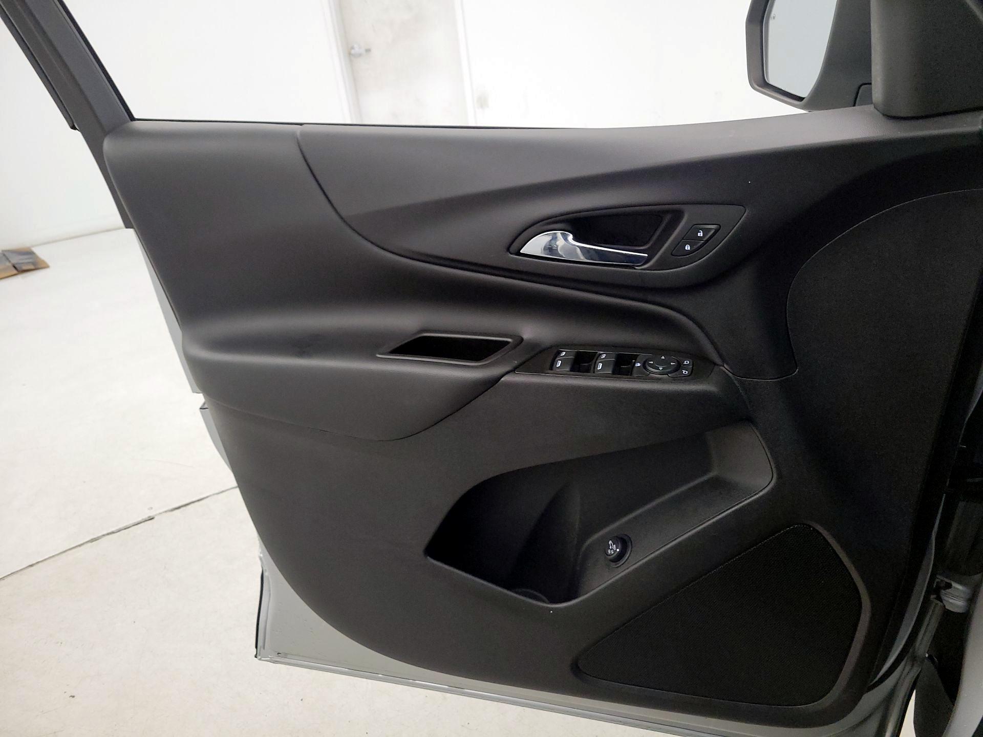 Thumbnail: 2022 Chevrolet Equinox - 12