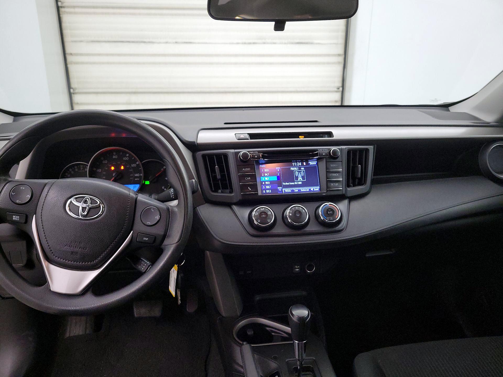 Thumbnail: 2016 Toyota RAV4 - 9