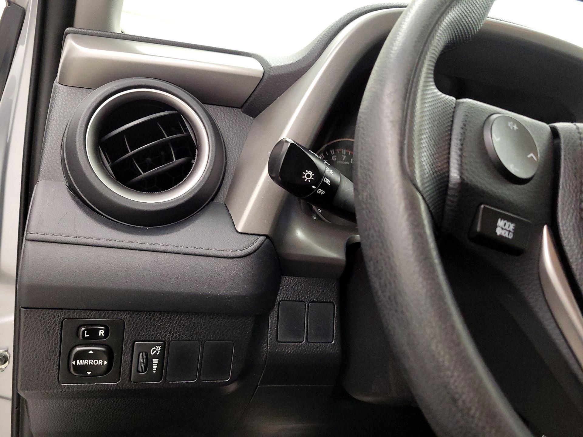 Thumbnail: 2016 Toyota RAV4 - 13