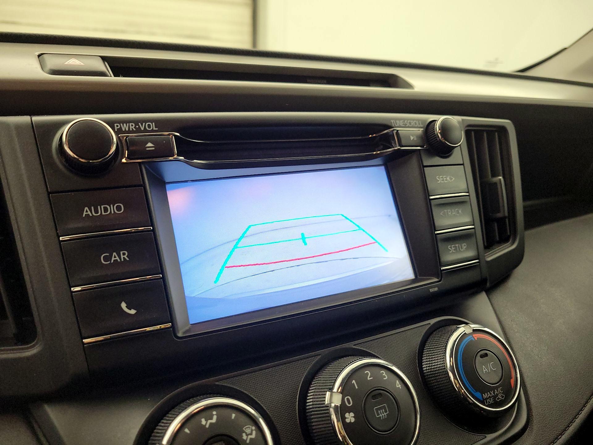 Thumbnail: 2016 Toyota RAV4 - 14