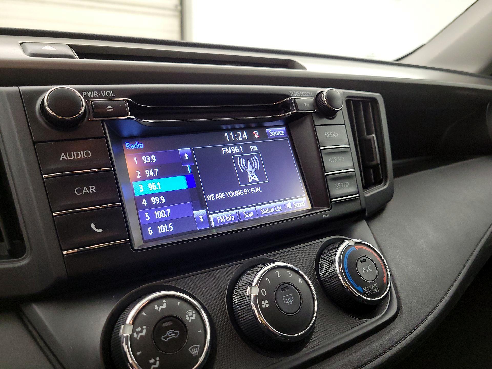 Thumbnail: 2016 Toyota RAV4 - 15