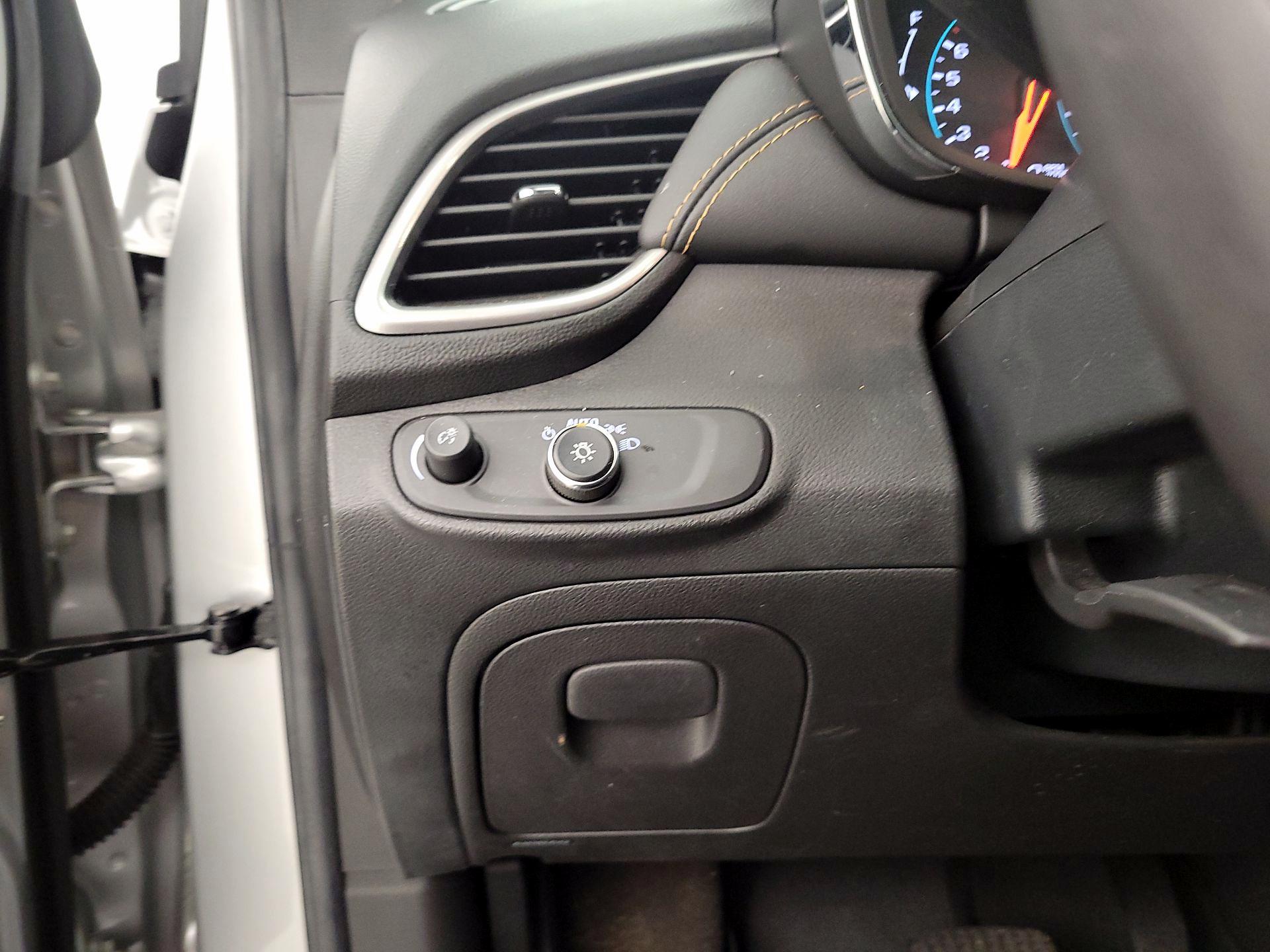 Thumbnail: 2021 Chevrolet Trax - 13