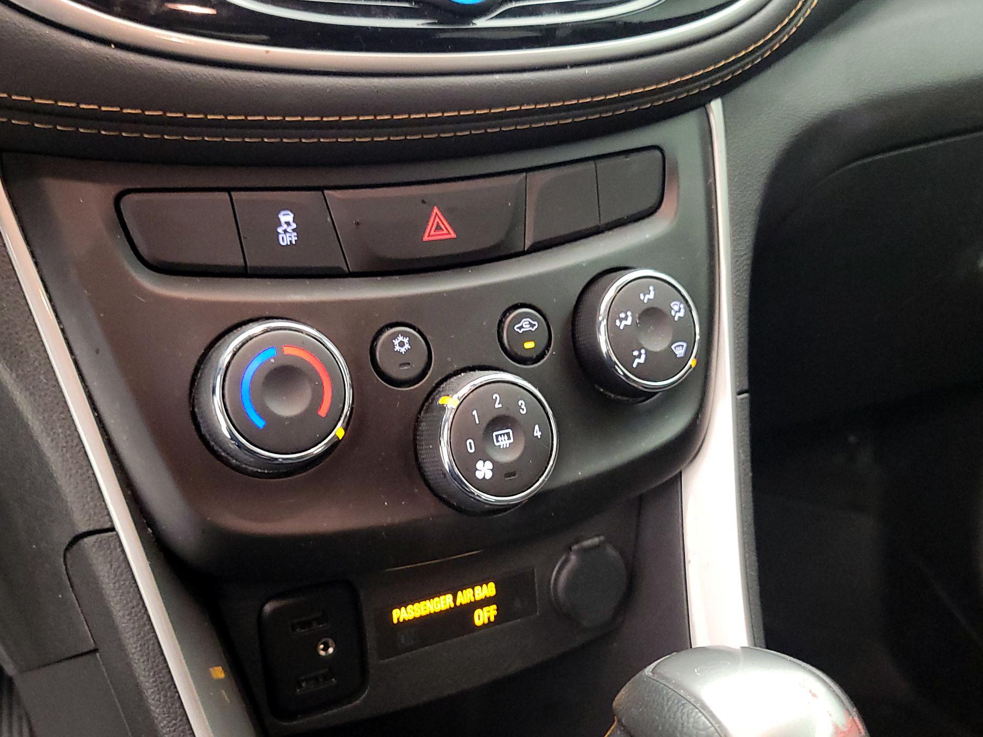 Thumbnail: 2021 Chevrolet Trax - 16