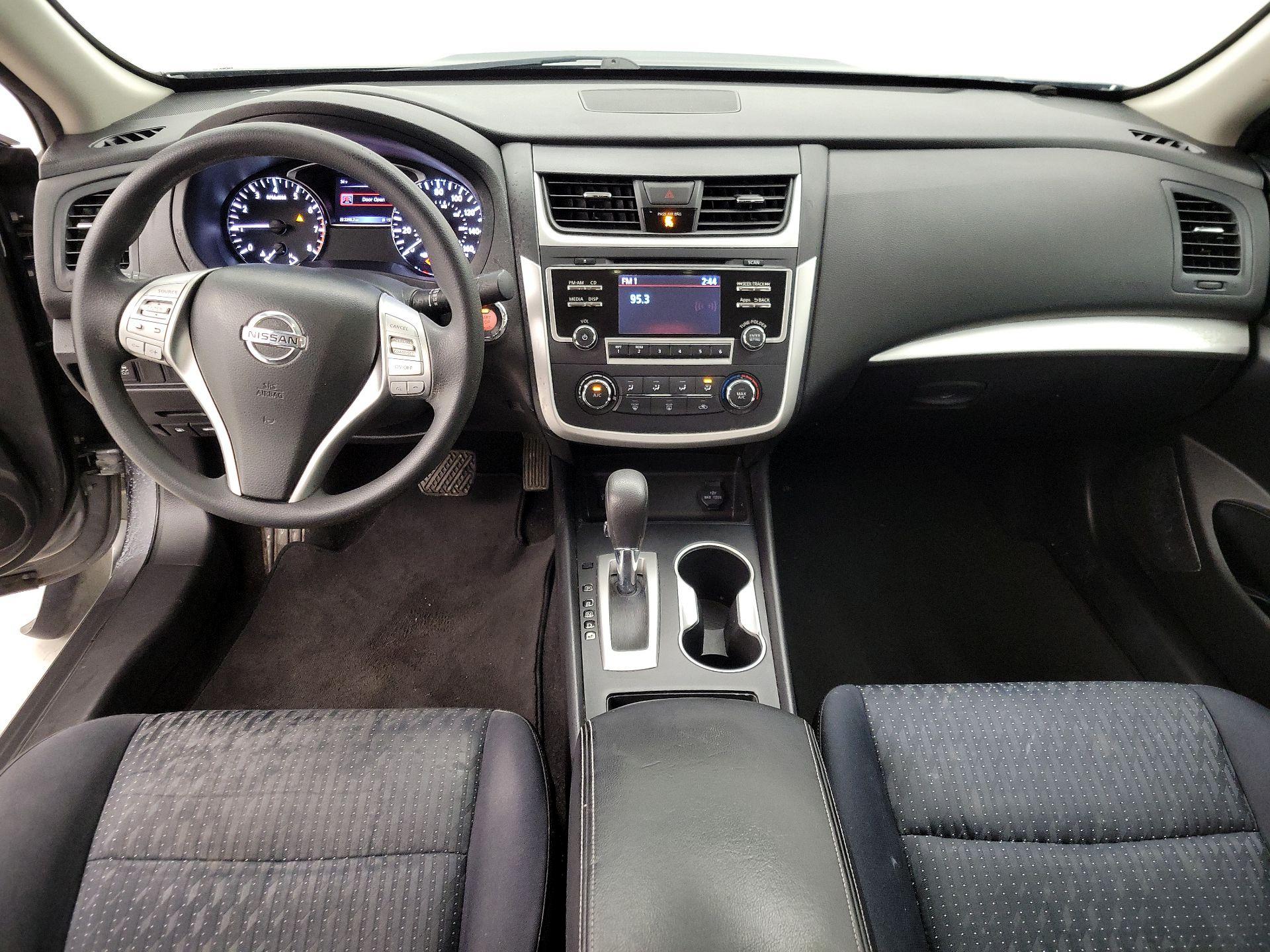 Thumbnail: 2016 Nissan Altima - 9