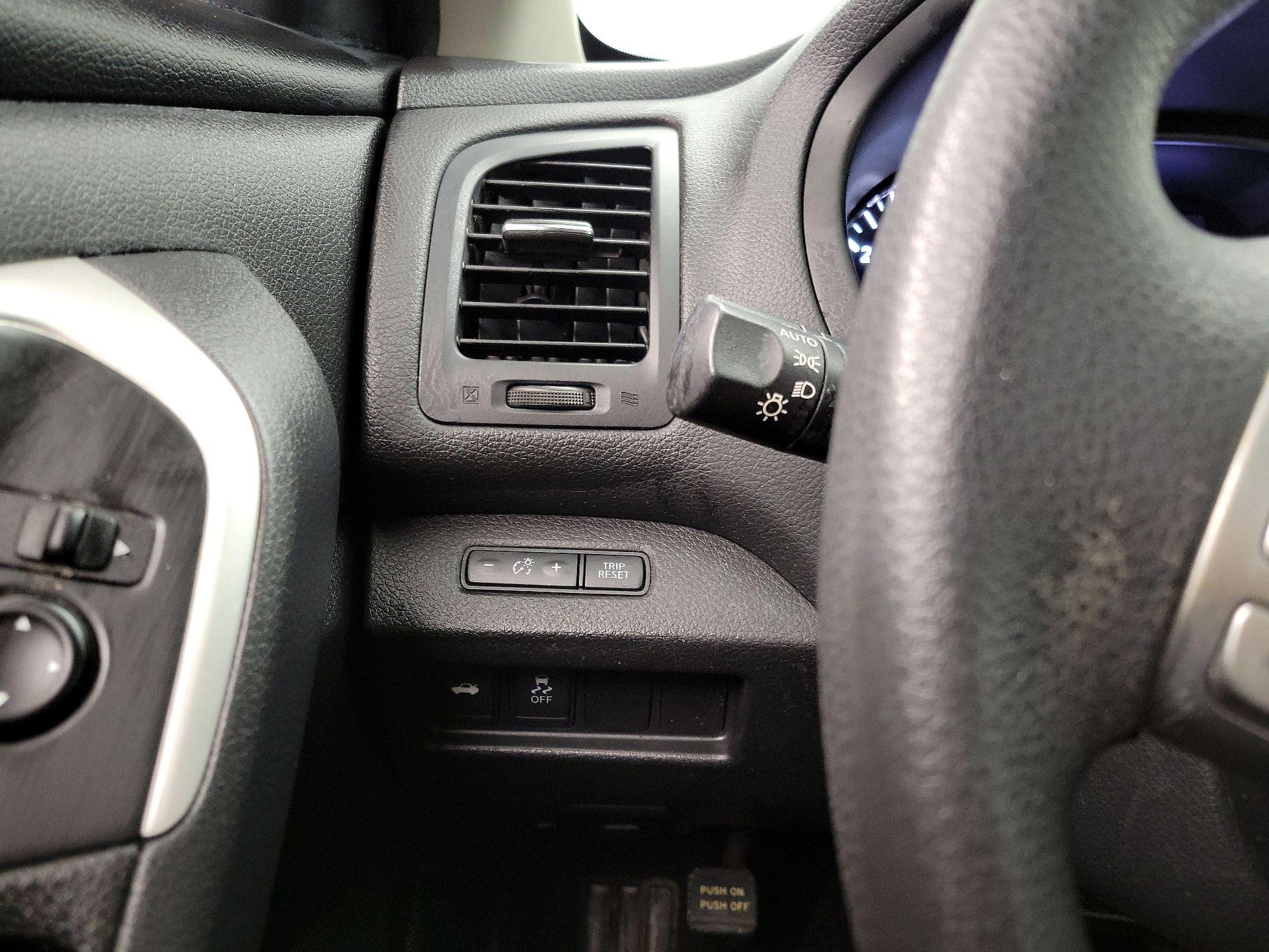 Thumbnail: 2016 Nissan Altima - 13