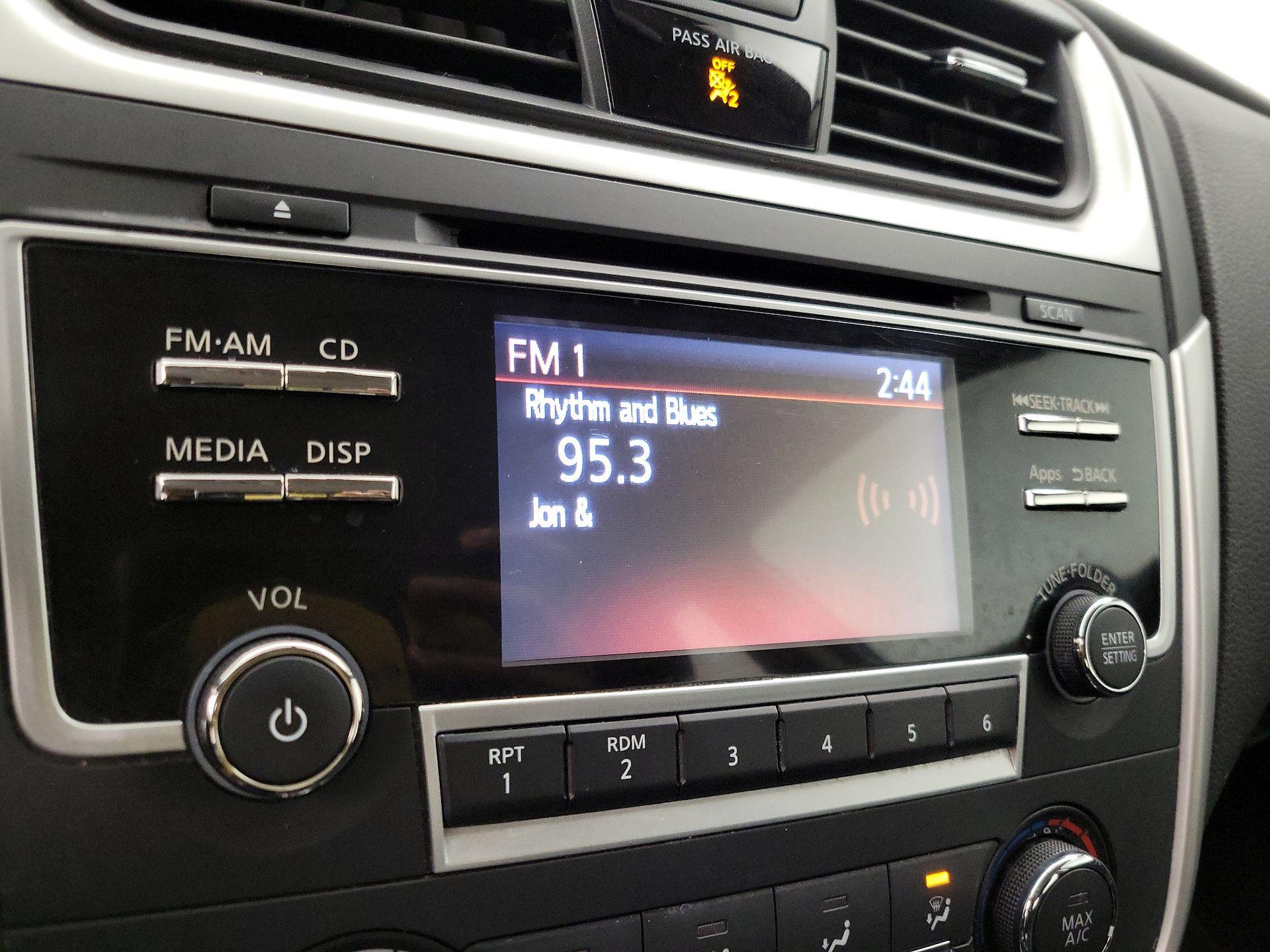 Thumbnail: 2016 Nissan Altima - 15