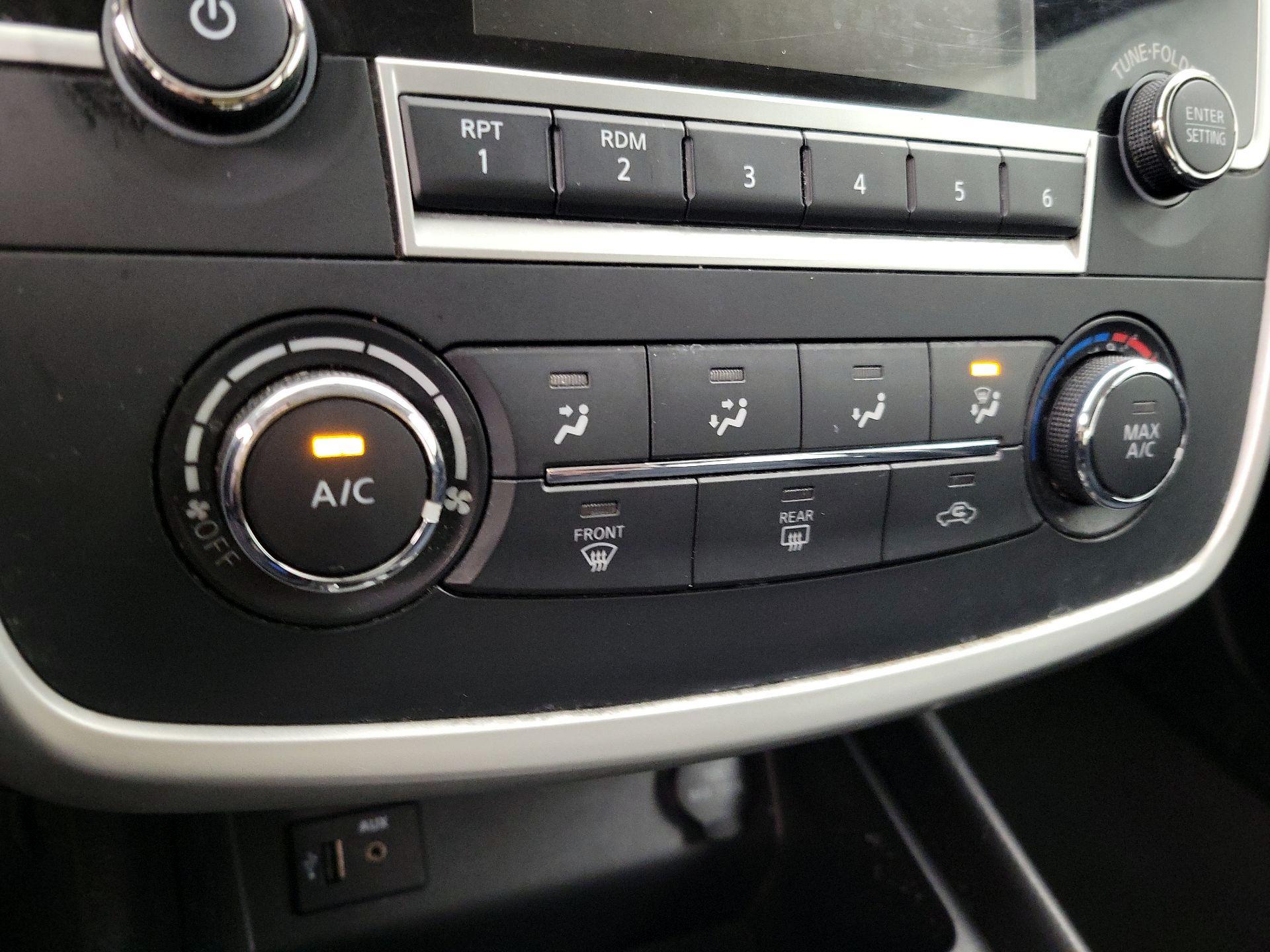 Thumbnail: 2016 Nissan Altima - 16