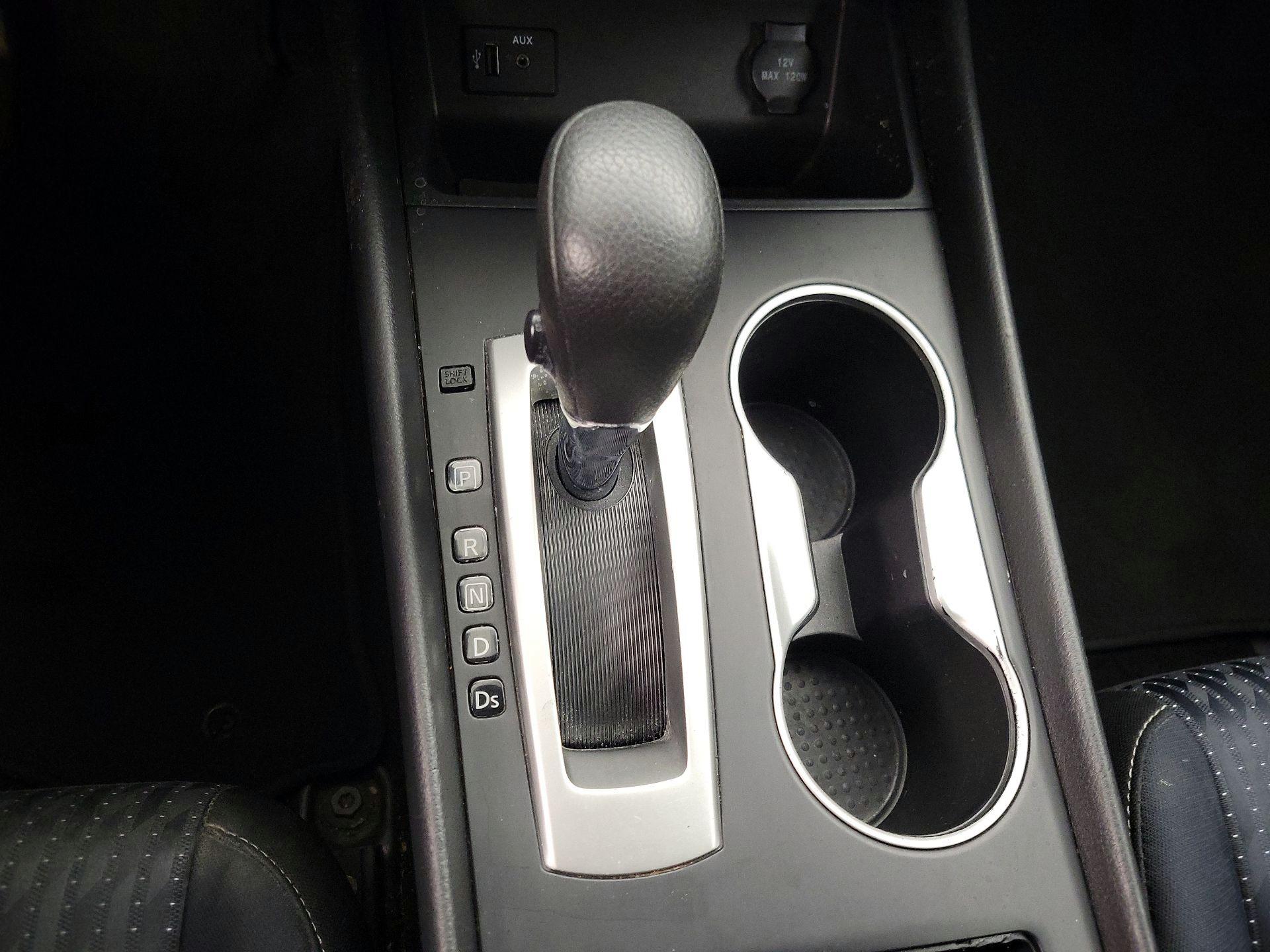 Thumbnail: 2016 Nissan Altima - 17