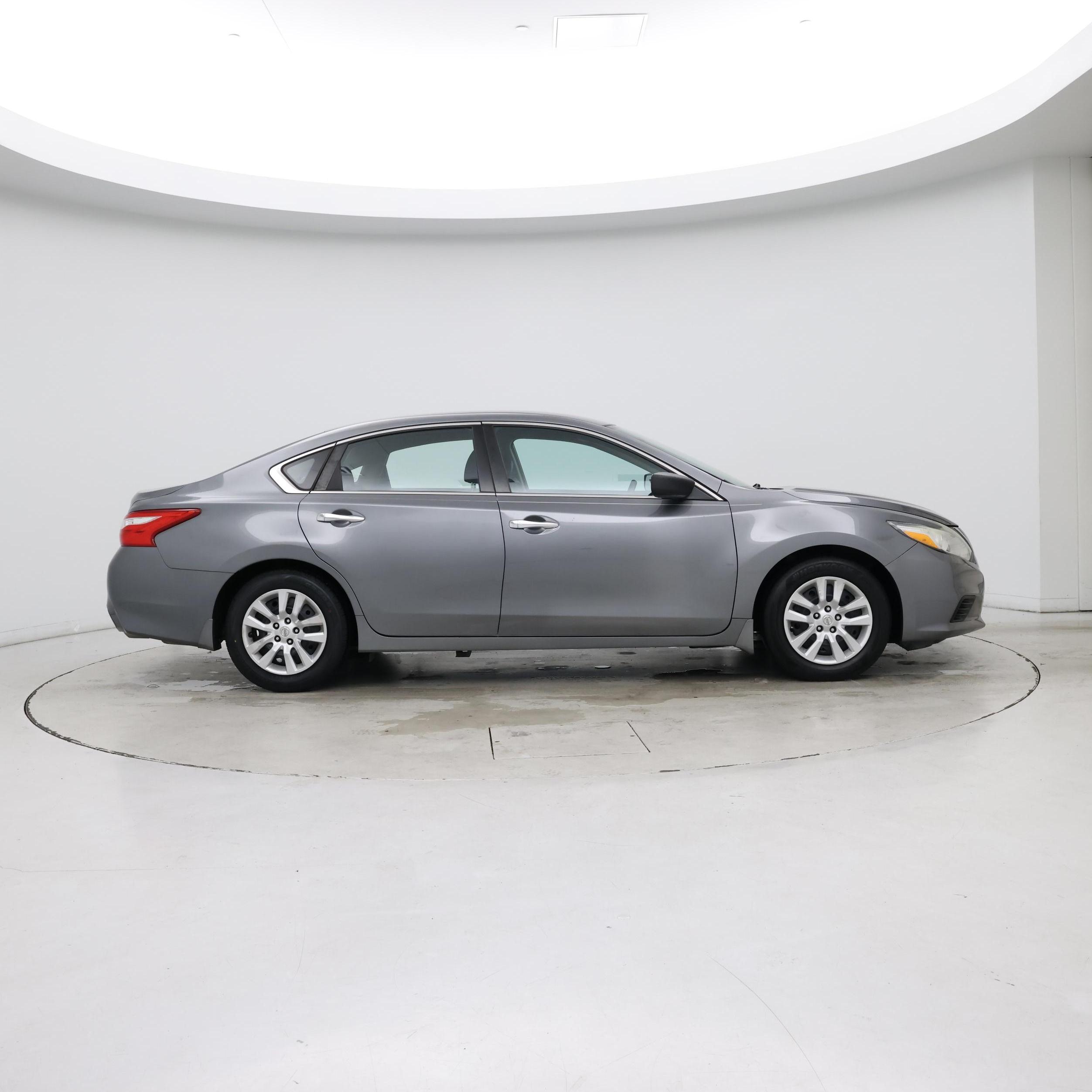 Thumbnail: 2016 Nissan Altima - 7