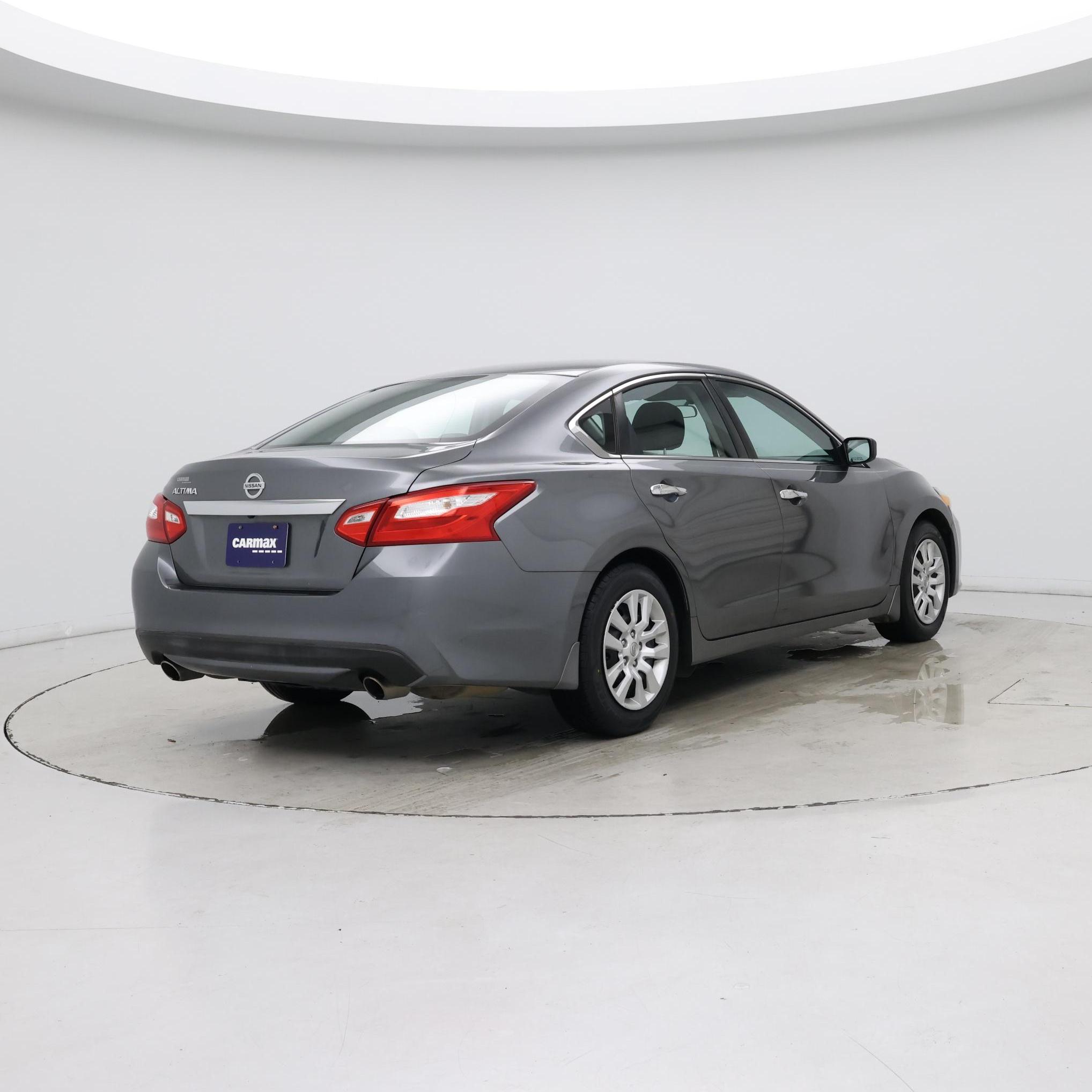 Thumbnail: 2016 Nissan Altima - 8