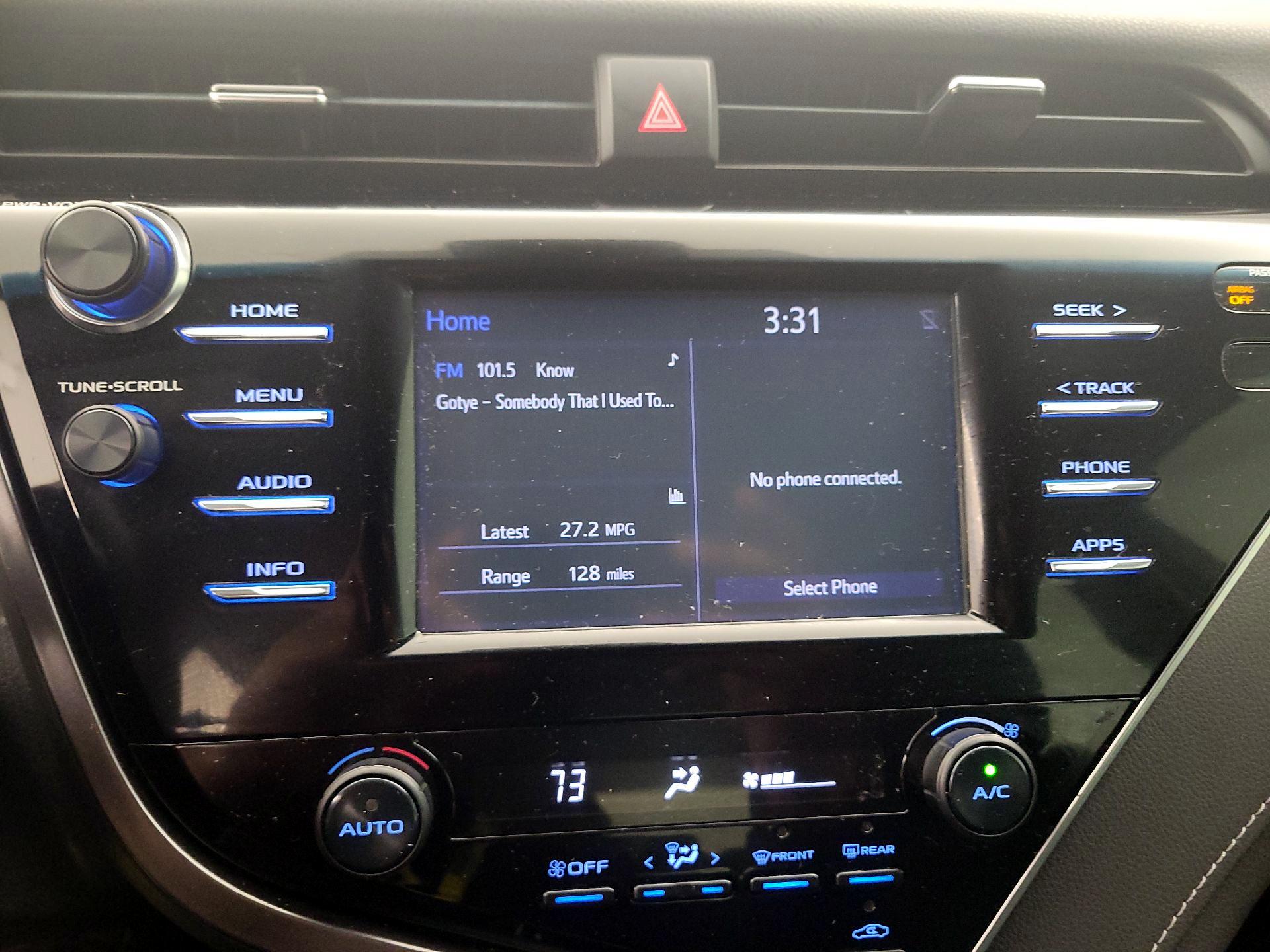 Thumbnail: 2018 Toyota Camry - 15