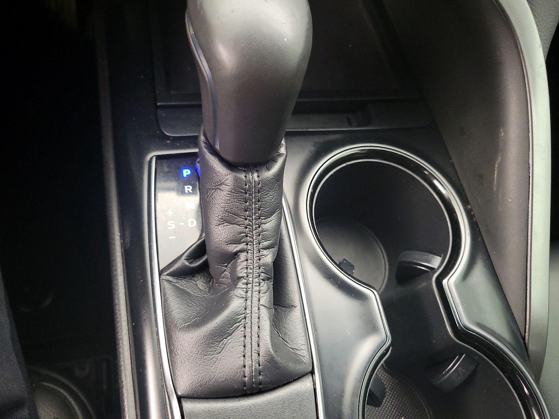 Thumbnail: 2018 Toyota Camry - 17