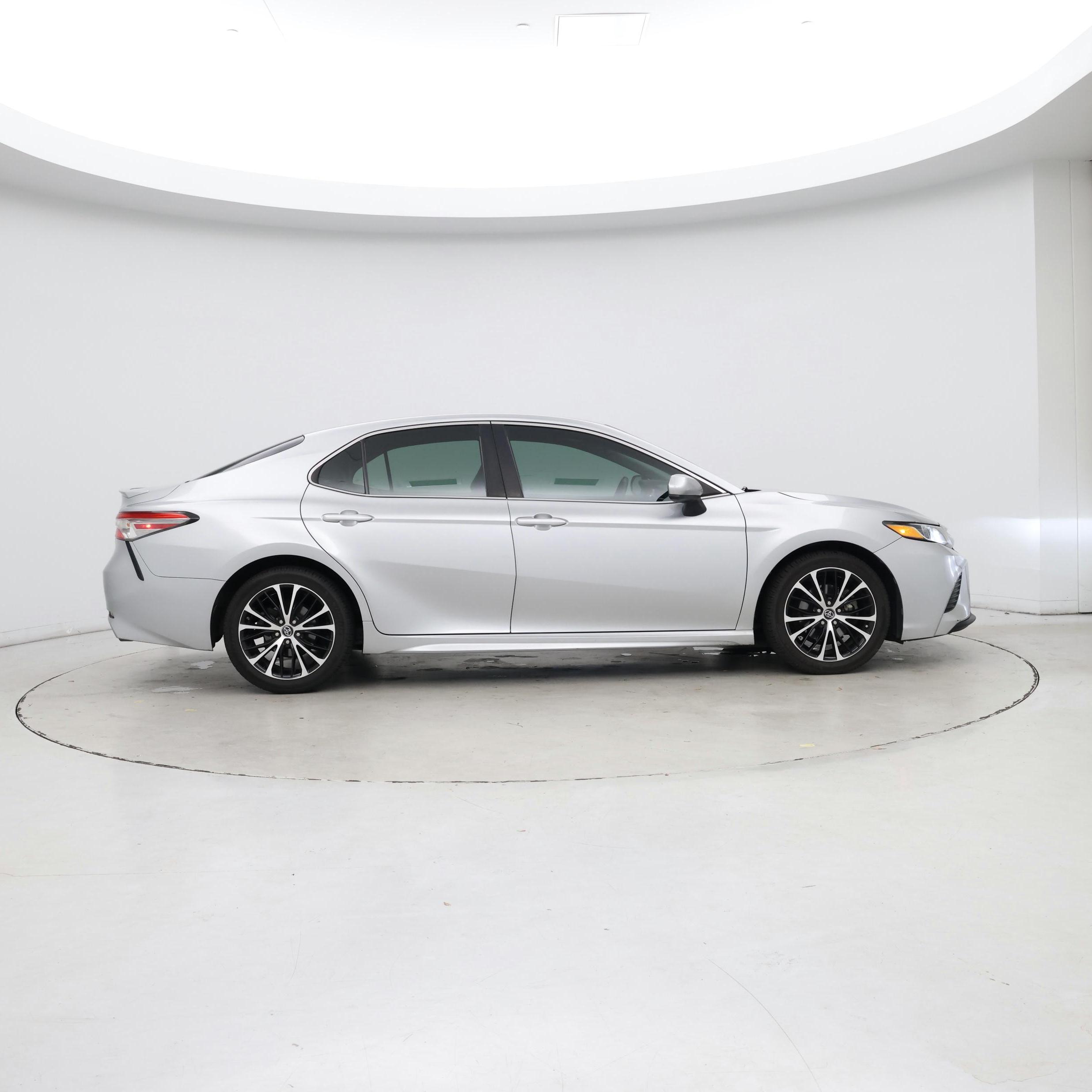 Thumbnail: 2018 Toyota Camry - 7