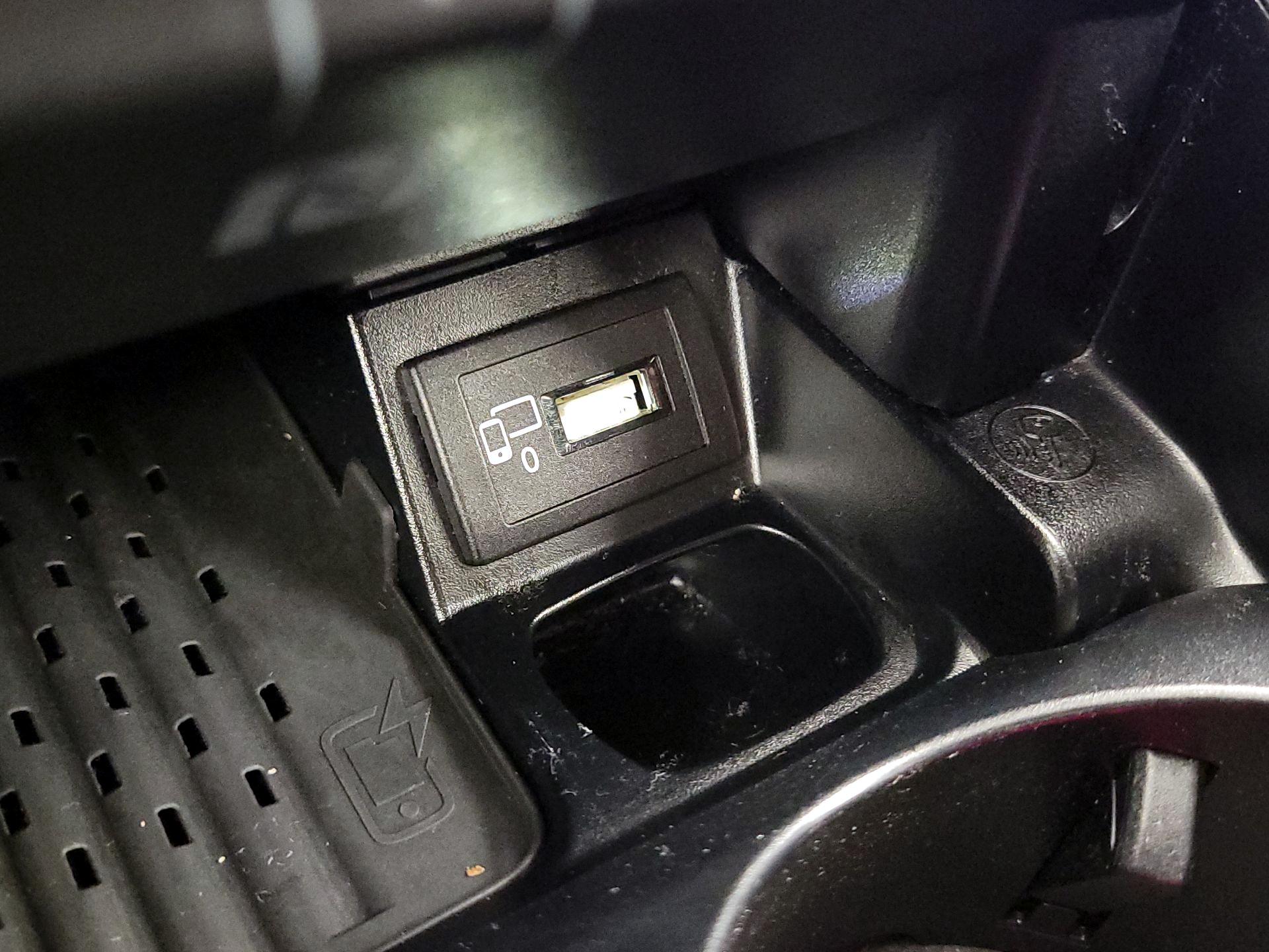 Thumbnail: 2020 Mercedes-Benz E-Class - 19