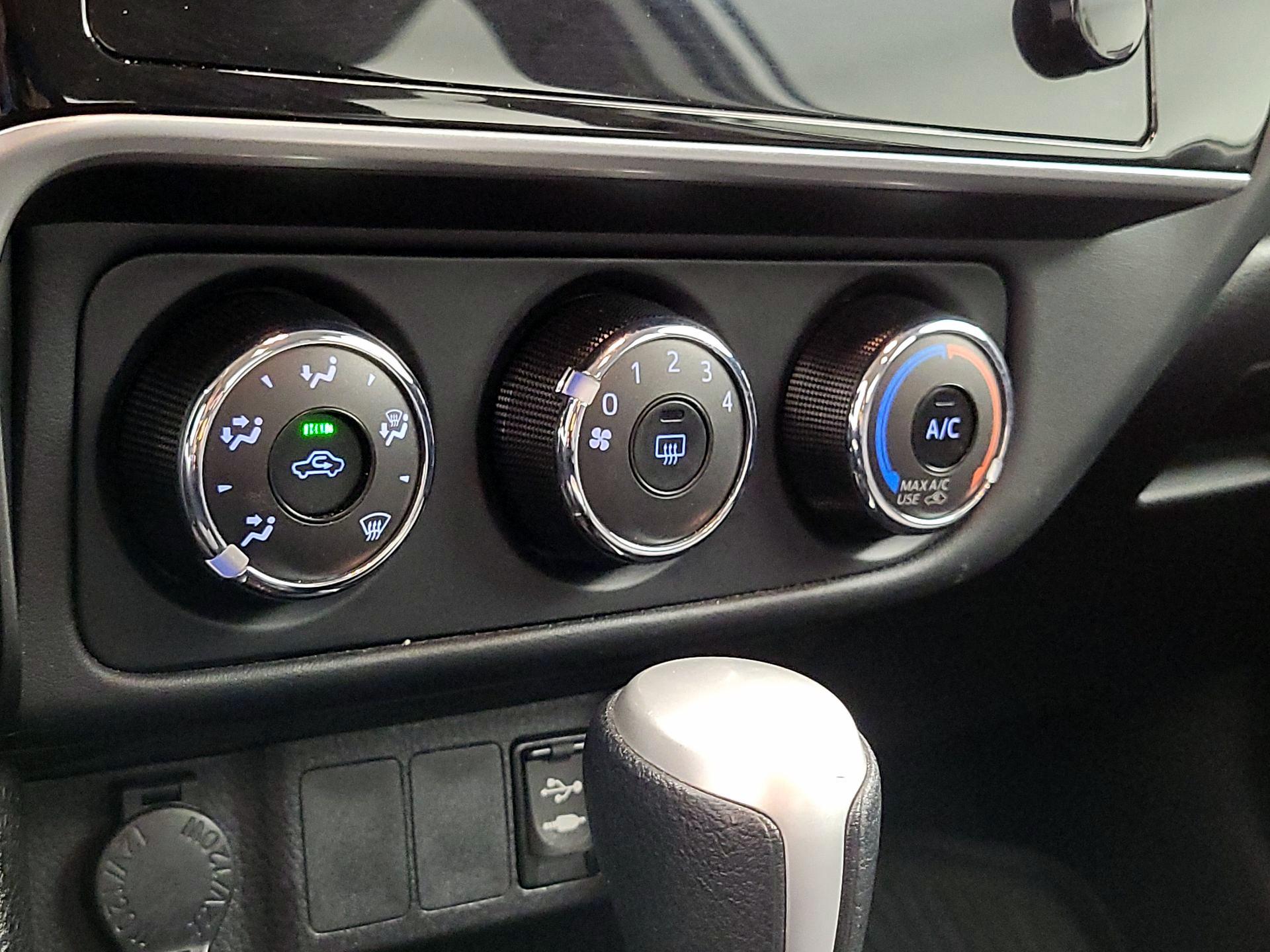 Thumbnail: 2019 Toyota Corolla - 16