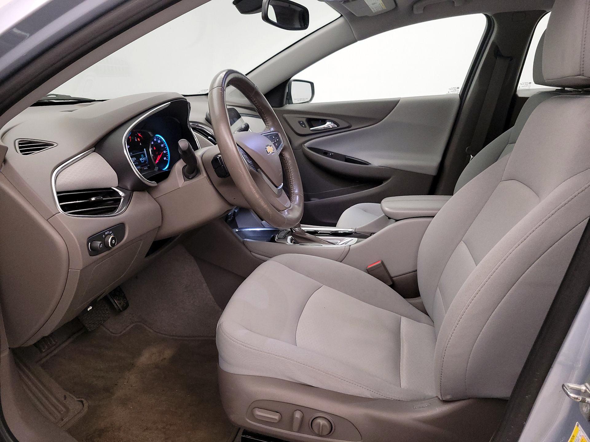 Thumbnail: 2018 Chevrolet Malibu - 11