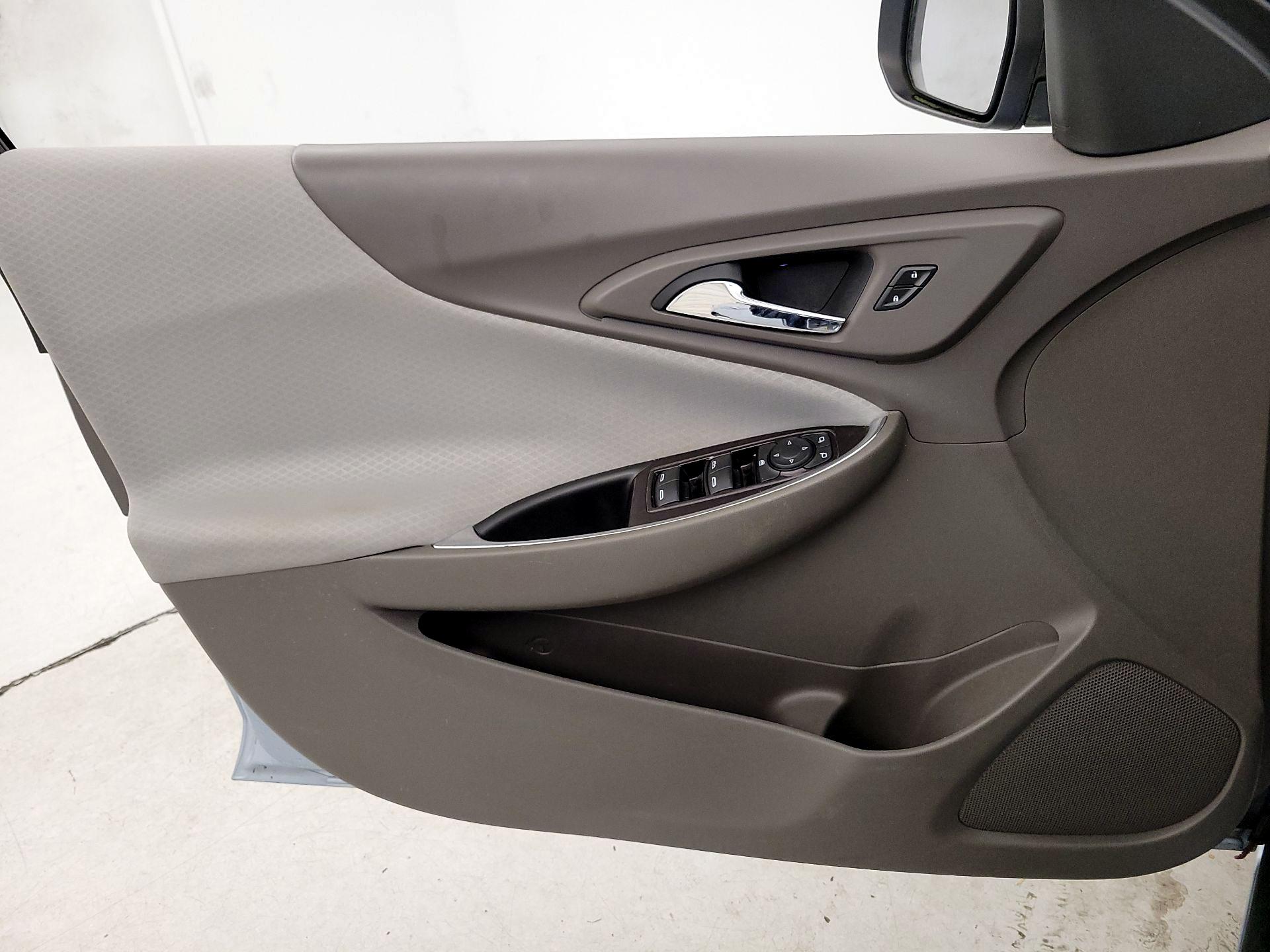 Thumbnail: 2018 Chevrolet Malibu - 12