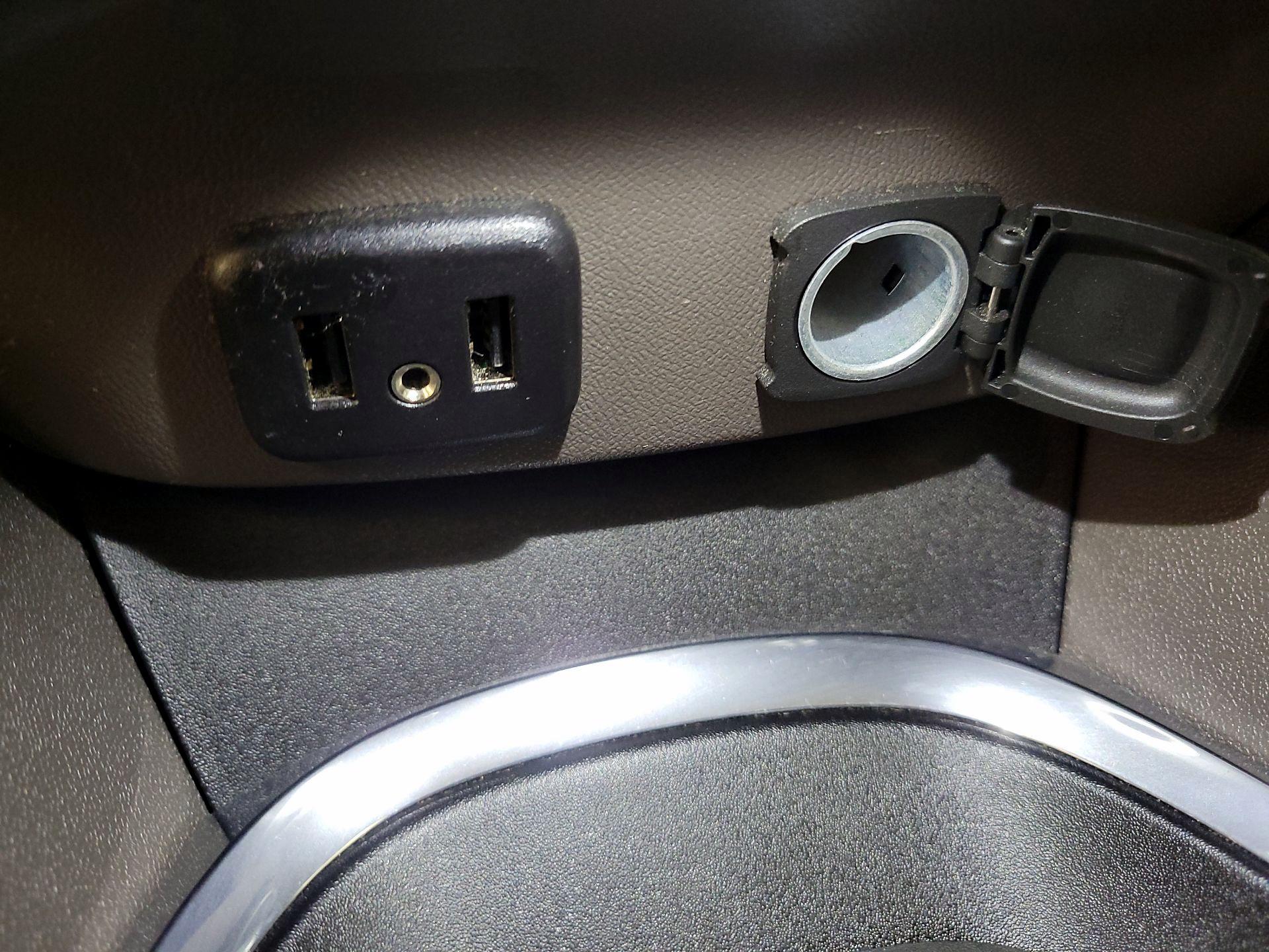 Thumbnail: 2018 Chevrolet Malibu - 18