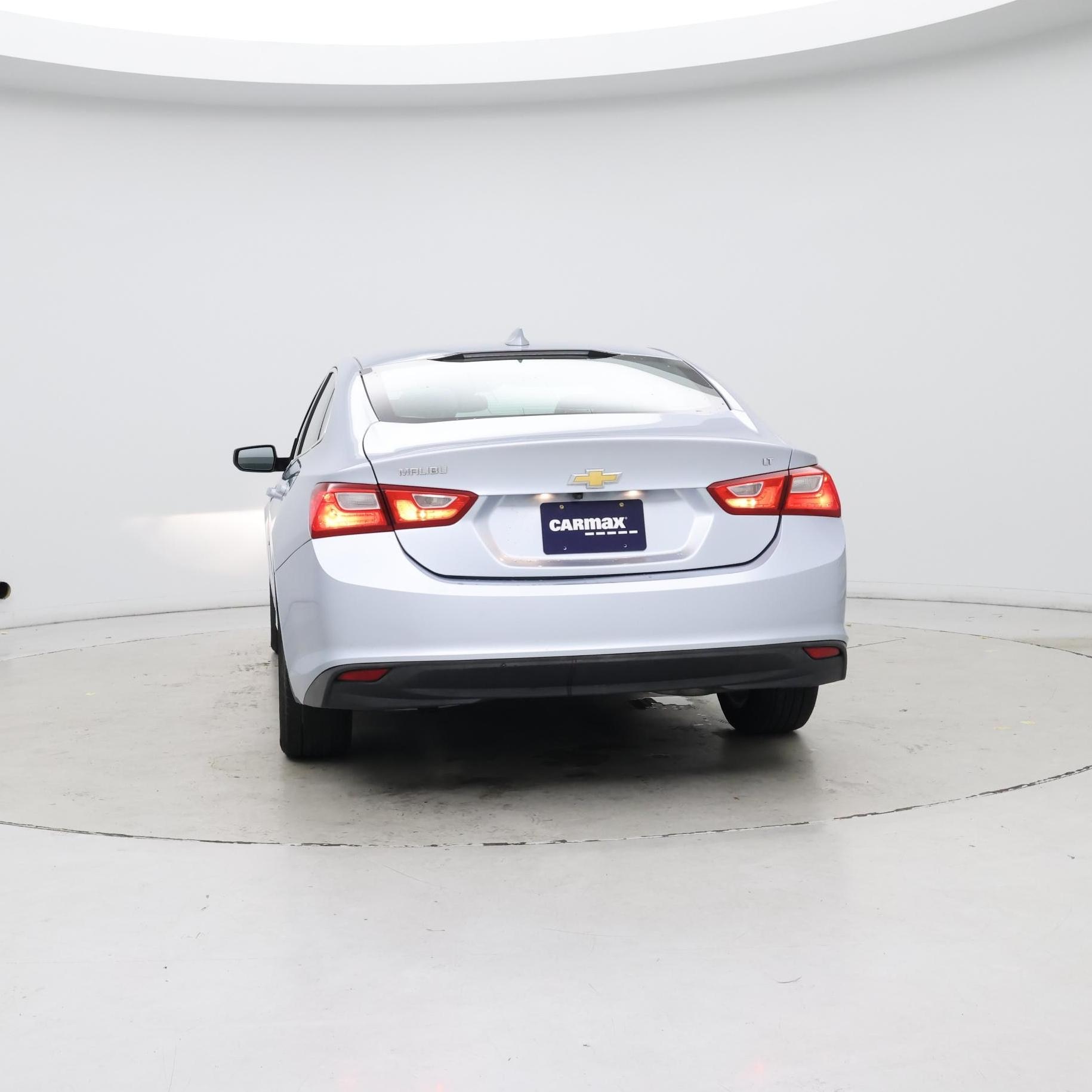 Thumbnail: 2018 Chevrolet Malibu - 6