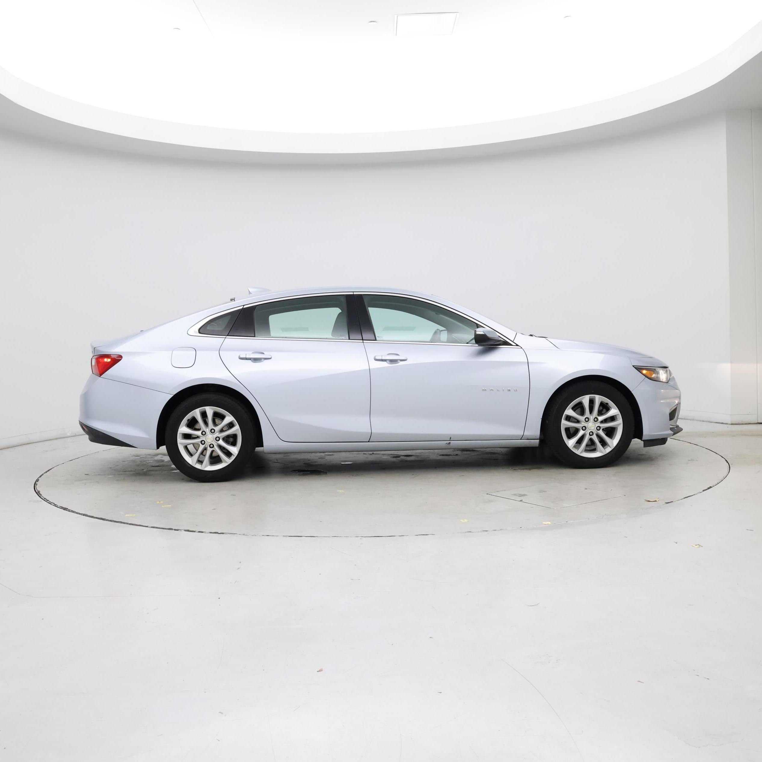 Thumbnail: 2018 Chevrolet Malibu - 7