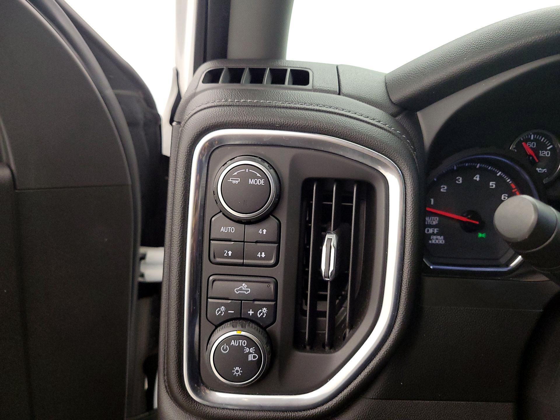 Thumbnail: 2020 Chevrolet Silverado 1500 - 13