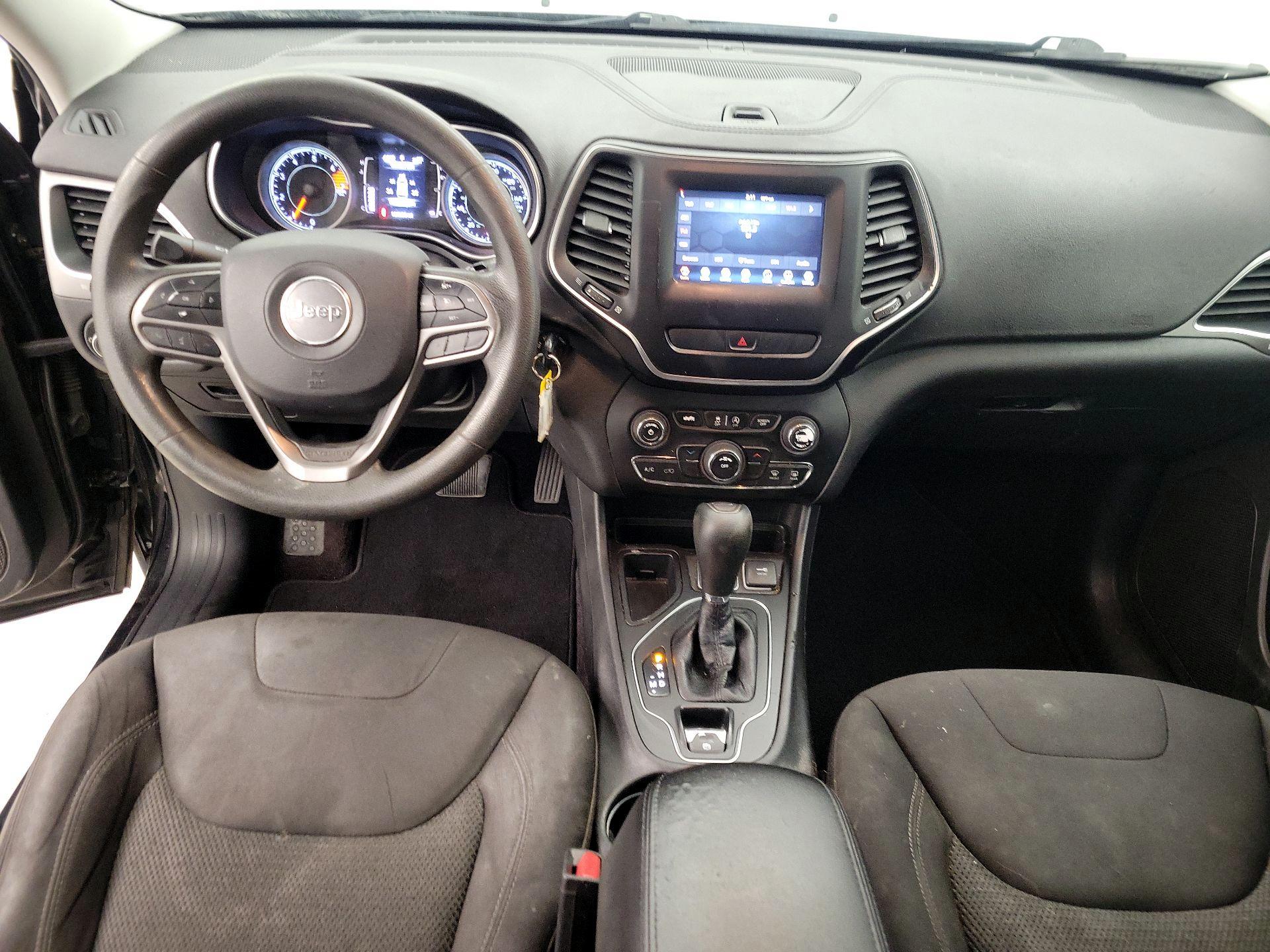 Thumbnail: 2019 Jeep Cherokee - 9