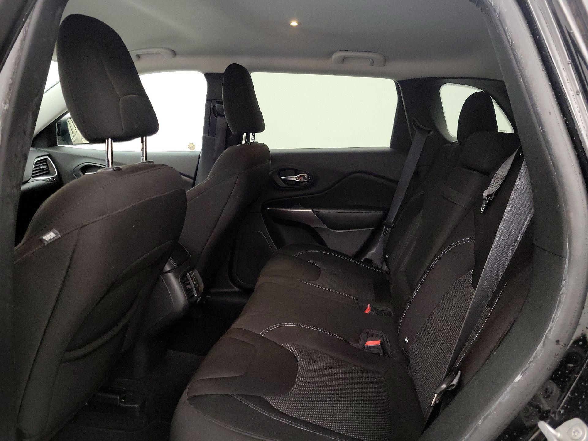 Thumbnail: 2019 Jeep Cherokee - 19