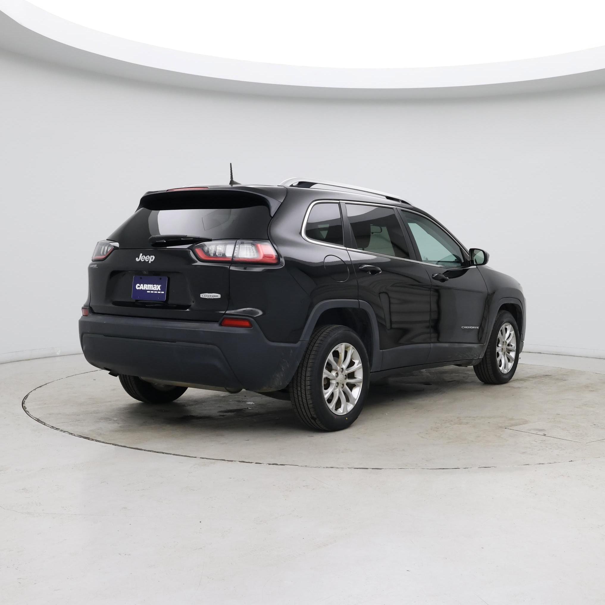 Thumbnail: 2019 Jeep Cherokee - 8
