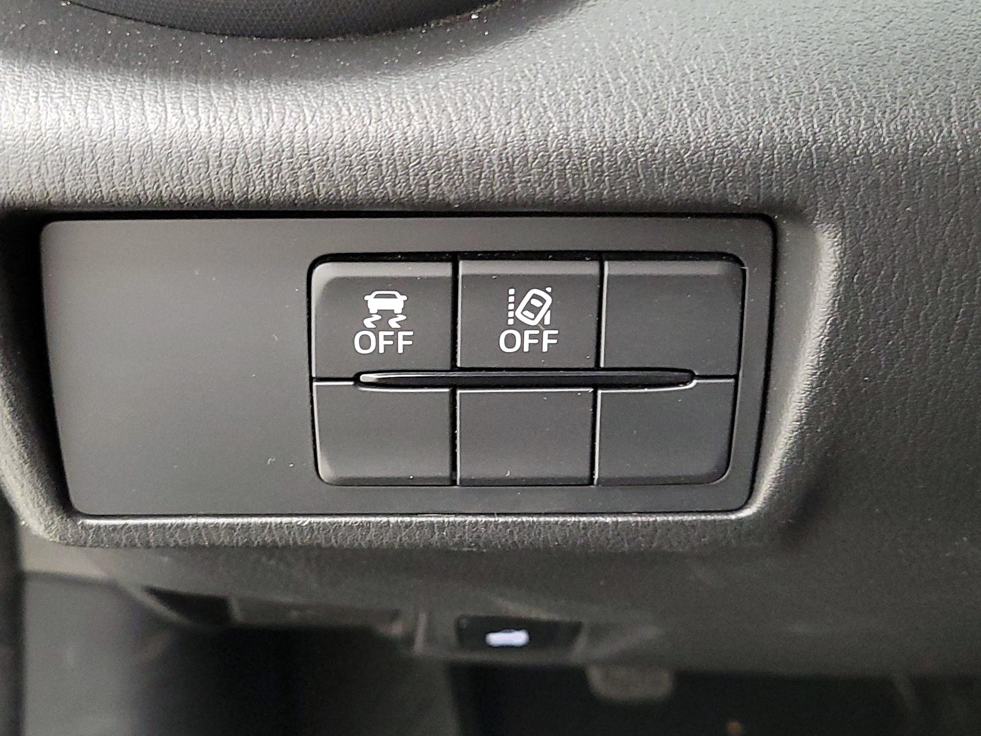 Thumbnail: 2020 Mazda MX-5 Miata - 13