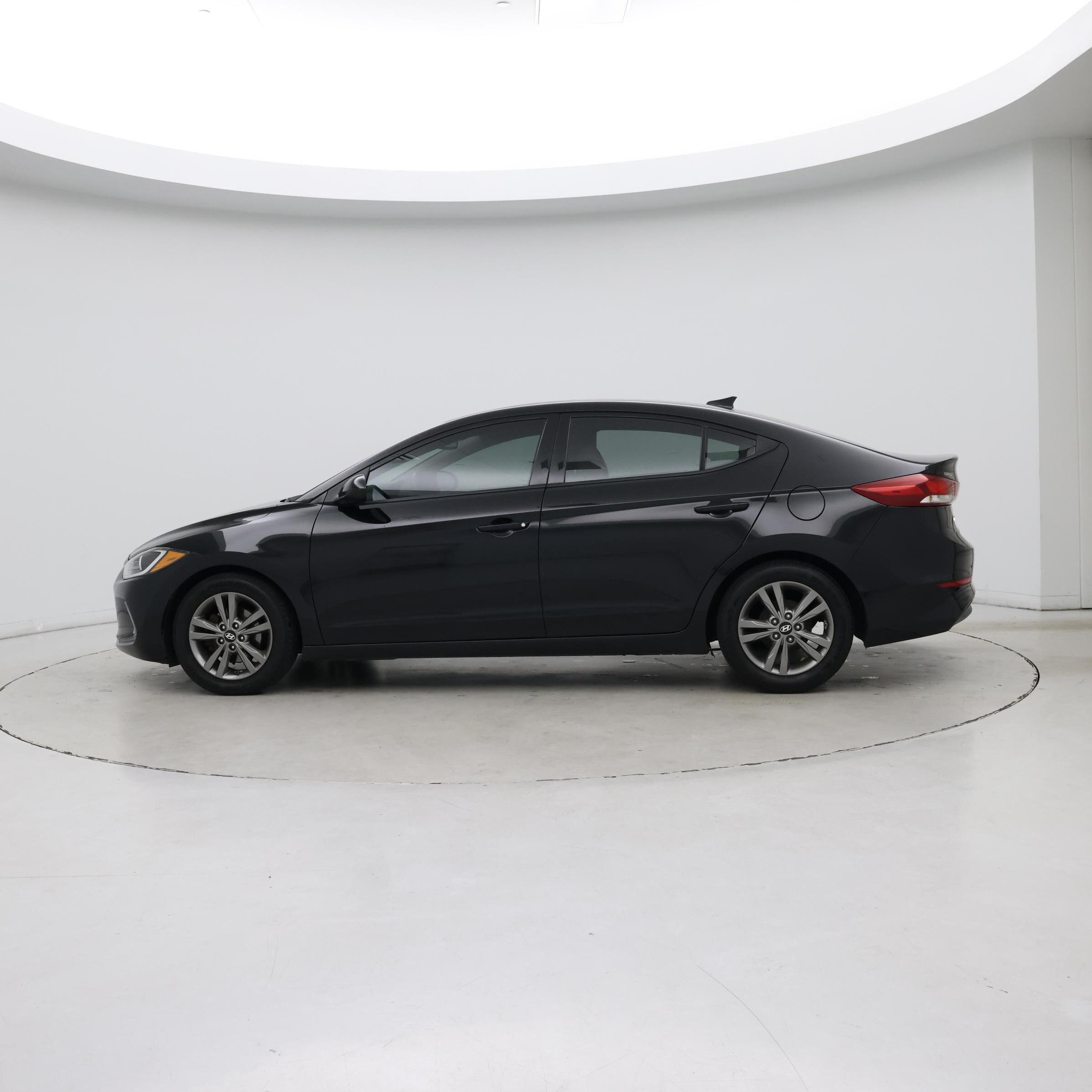 Thumbnail: 2017 Hyundai Elantra - 3